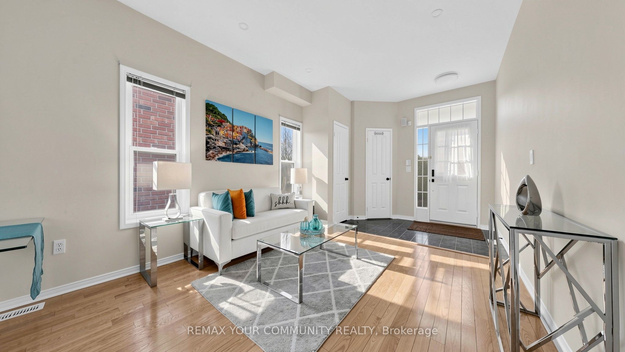 Photo 2 of 15 Catherina Street, Markham, Berczy — HOMEH