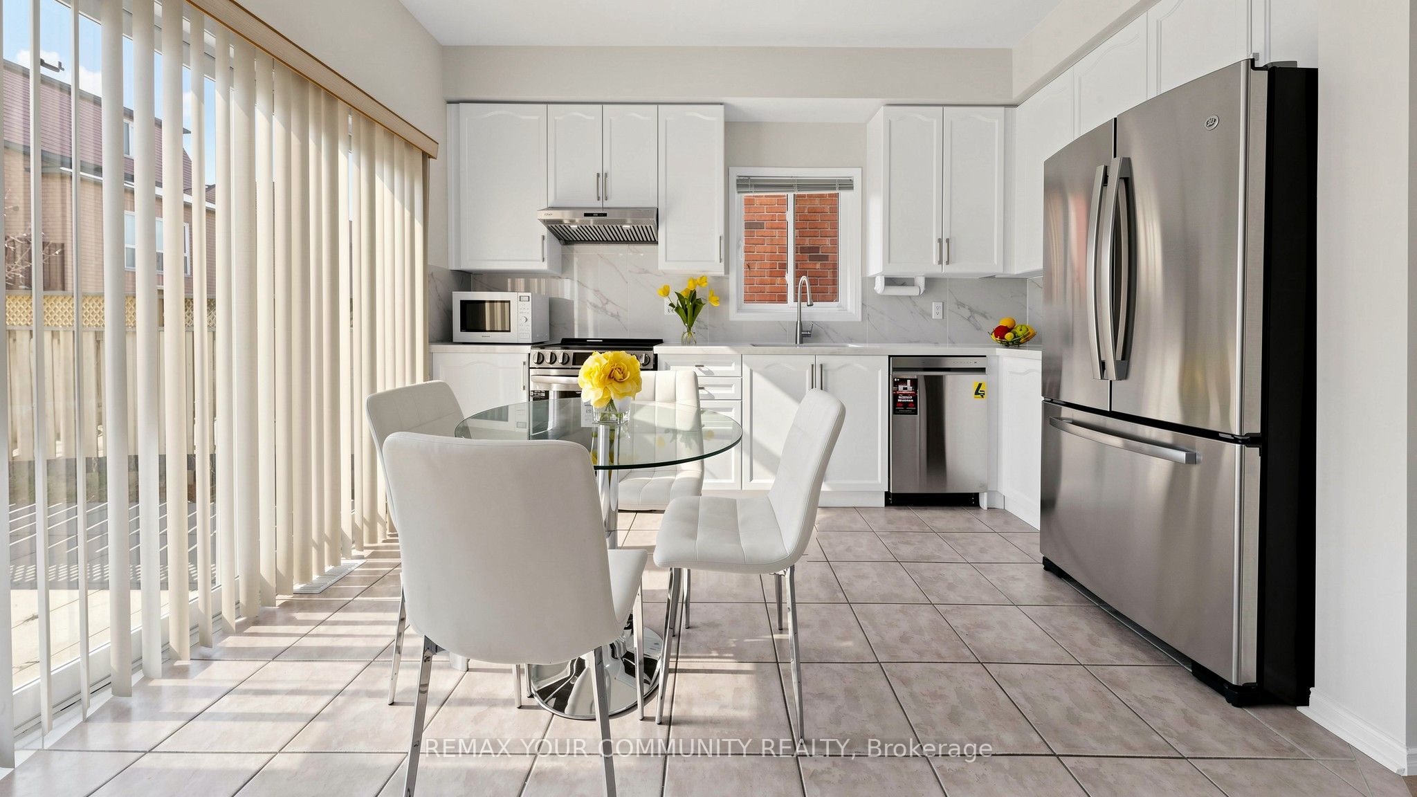 Photo 9 of 15 Catherina Street, Markham, Berczy — HOMEH