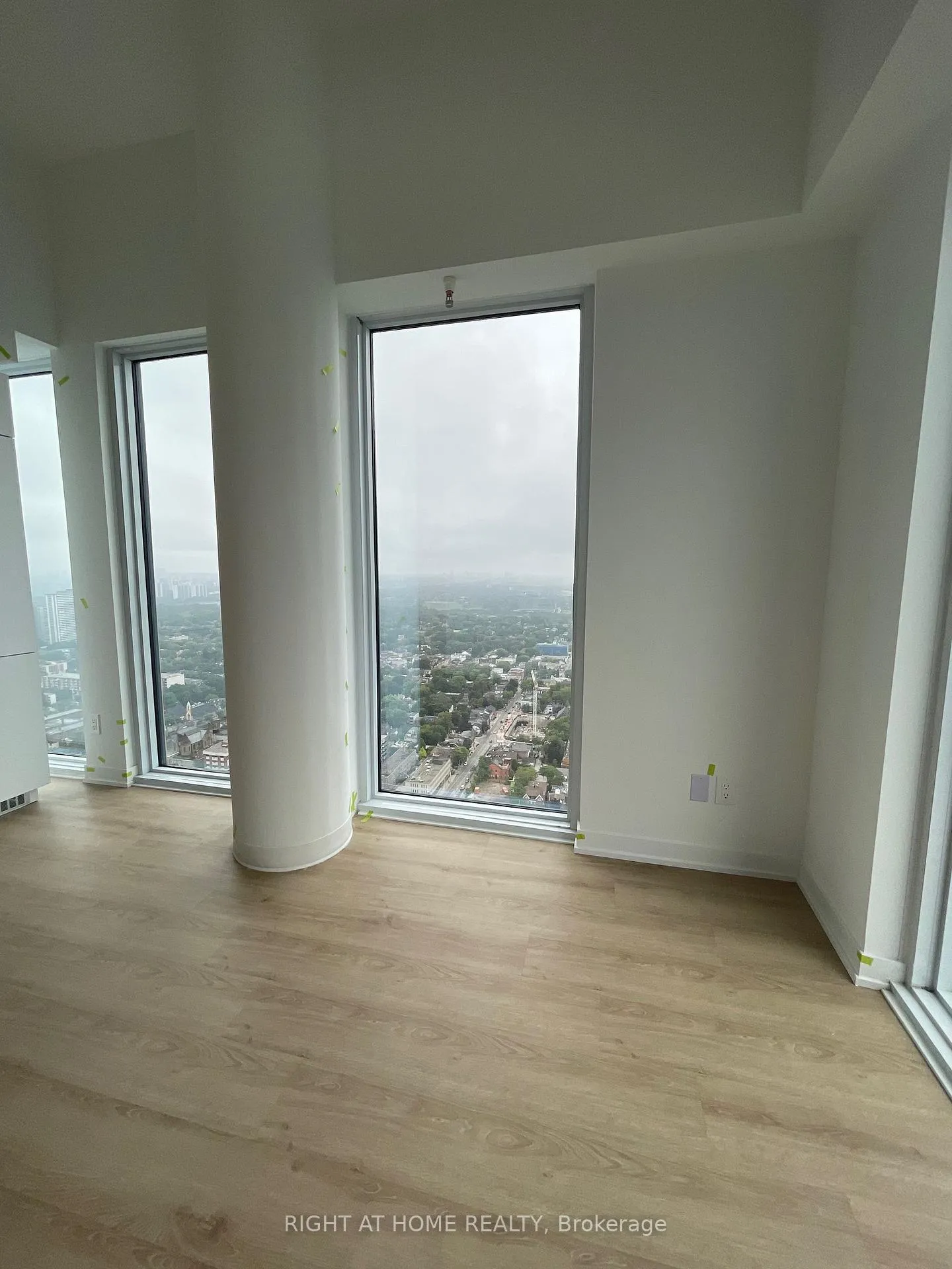 Photo 5 of Unit PH12, 319 Jarvis Street, Toronto, Moss Park — HOMEH