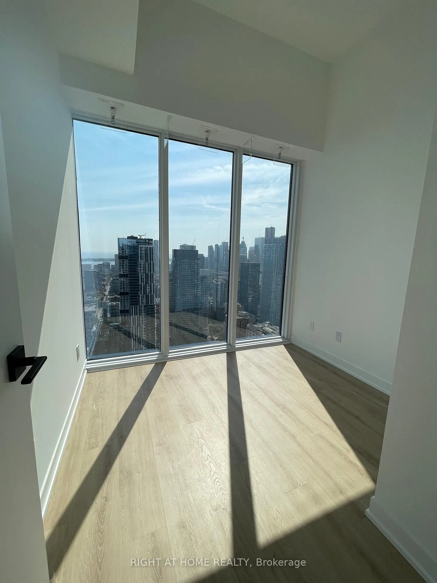 Photo 11 of Unit PH12, 319 Jarvis Street, Toronto, Moss Park — HOMEH