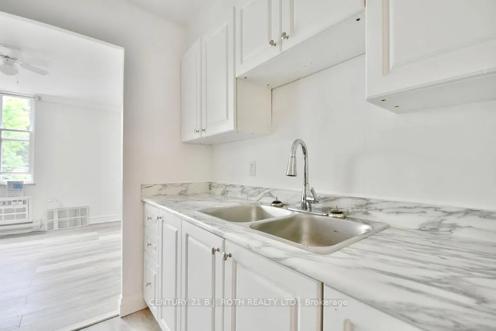 Photo 2 of Unit 41, 2 Grove Street E, Barrie, Wellington — HOMEH
