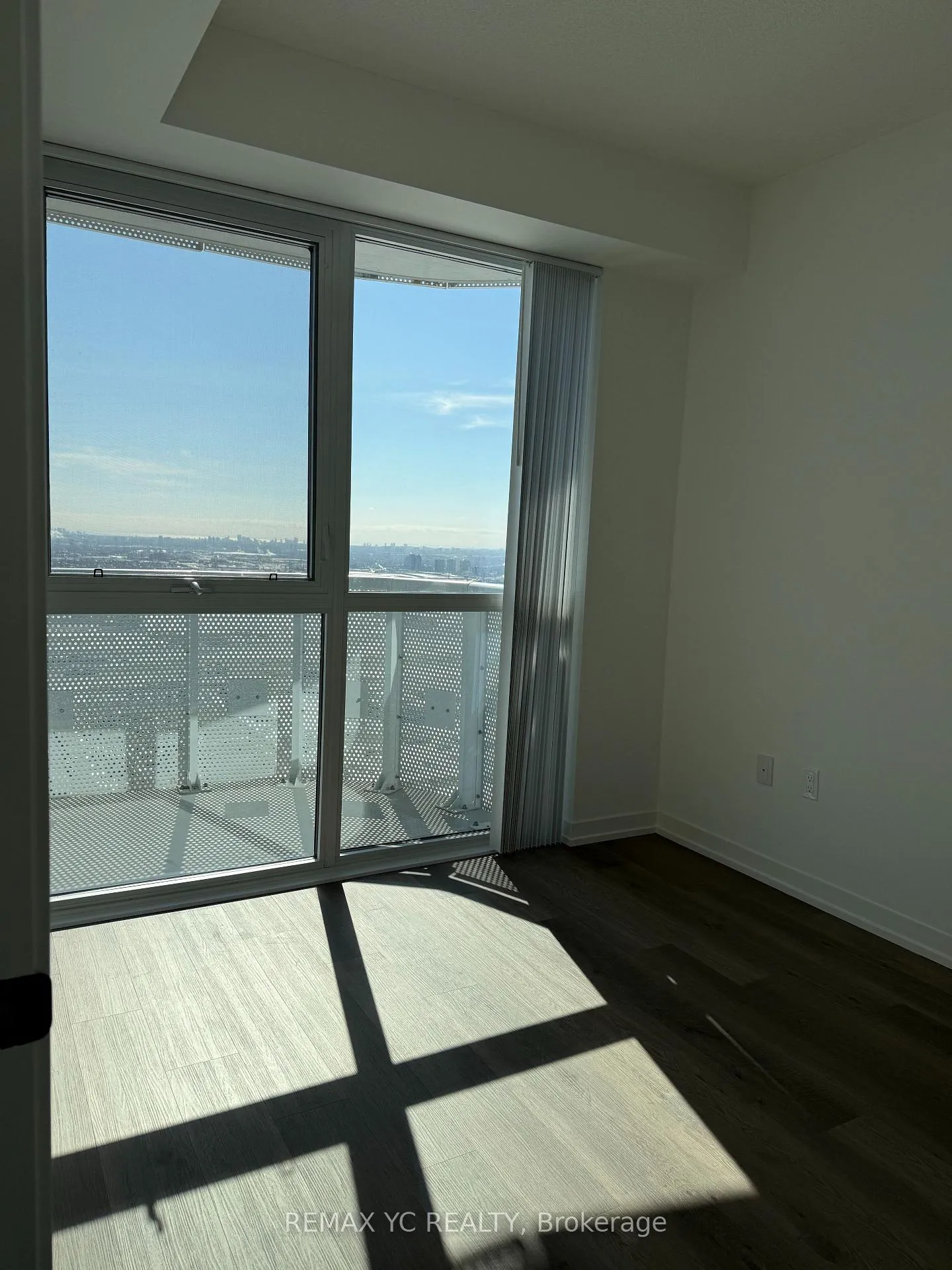 Photo 8 of Unit 4311, 8 Interchange Way, Vaughan, Vaughan Corporate Centre — HOMEH