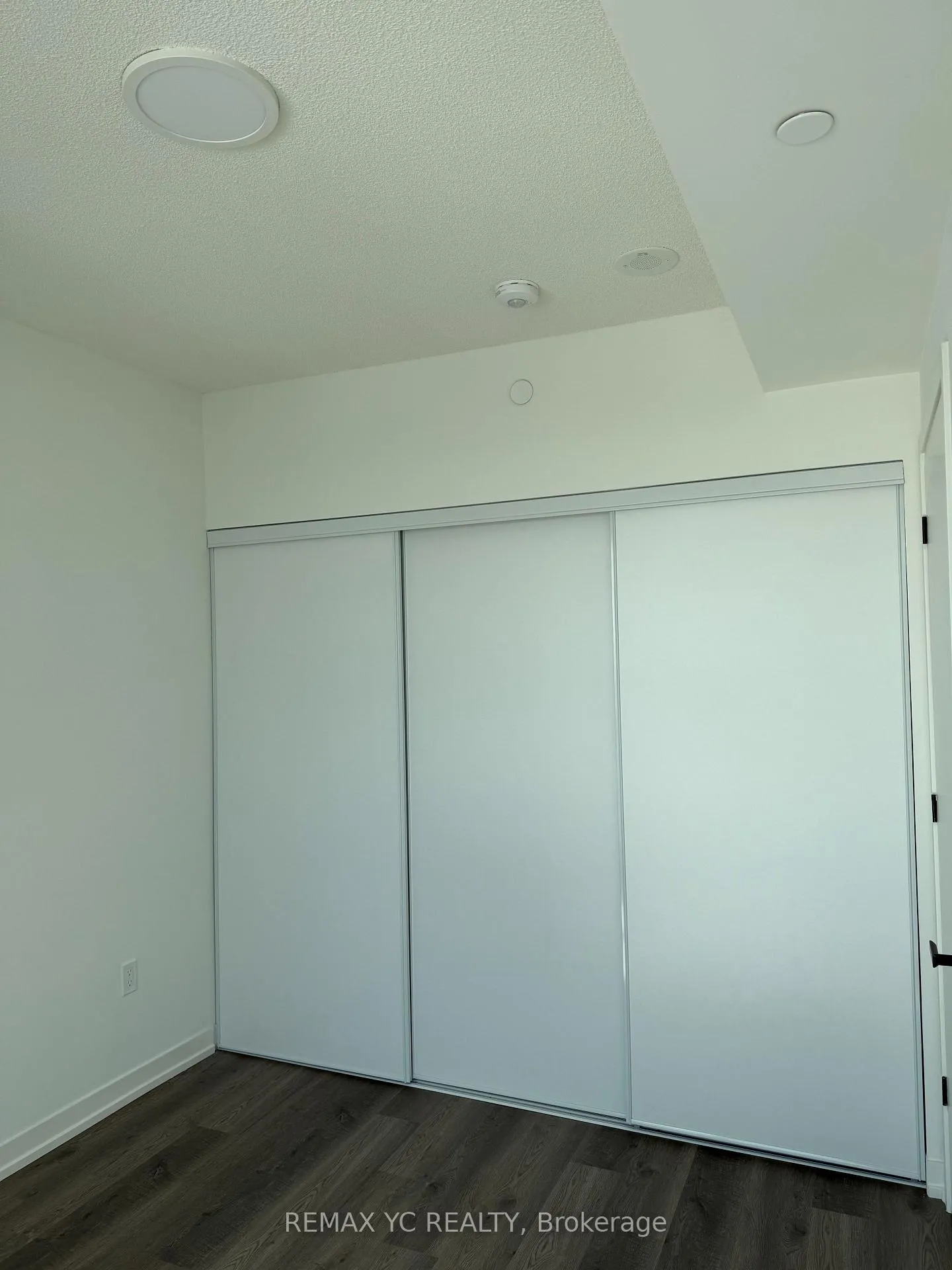 Photo 10 of Unit 4311, 8 Interchange Way, Vaughan, Vaughan Corporate Centre — HOMEH