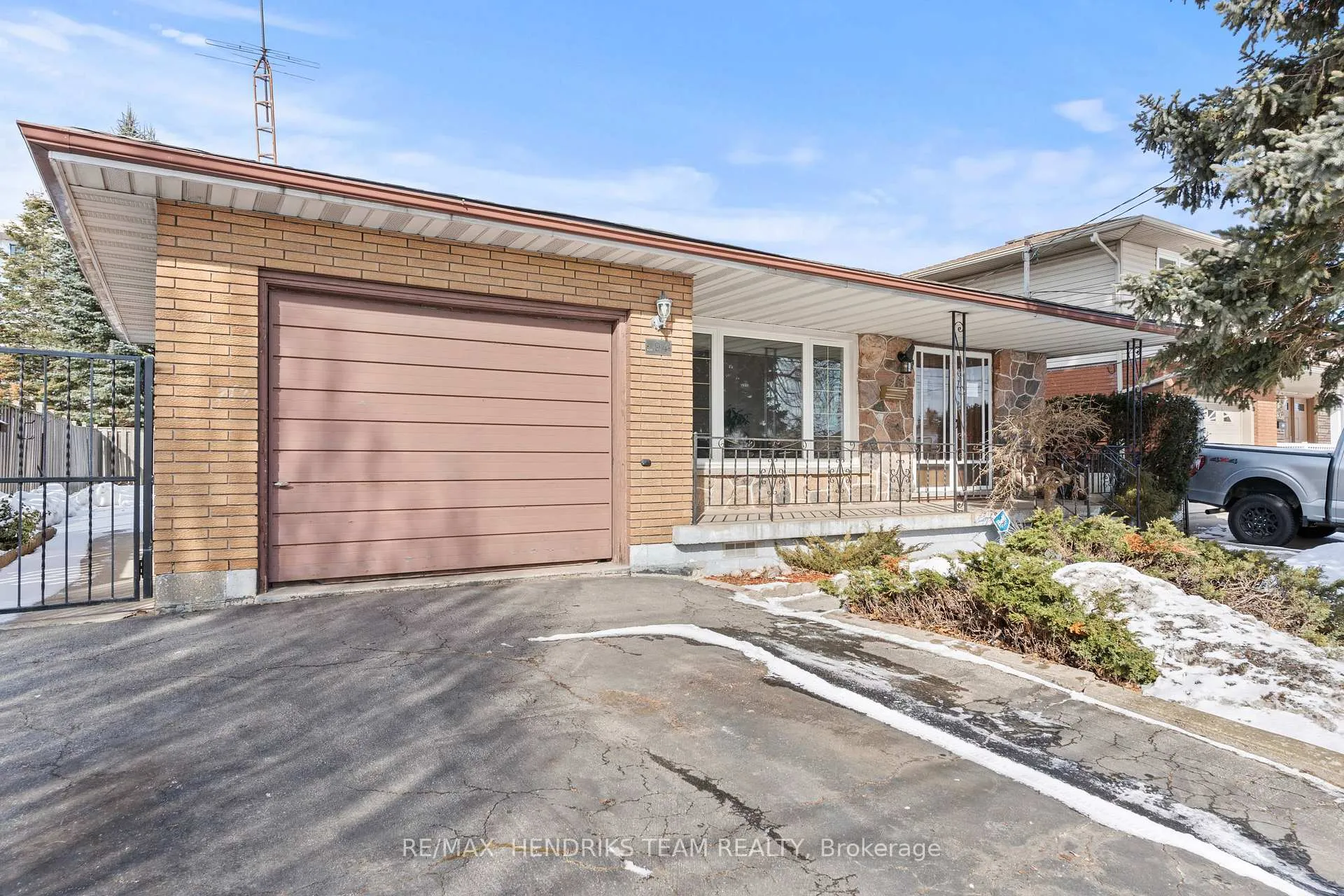 Photo 1 of 94 Victor Boulevard, Hamilton, Greeningdon — HOMEH