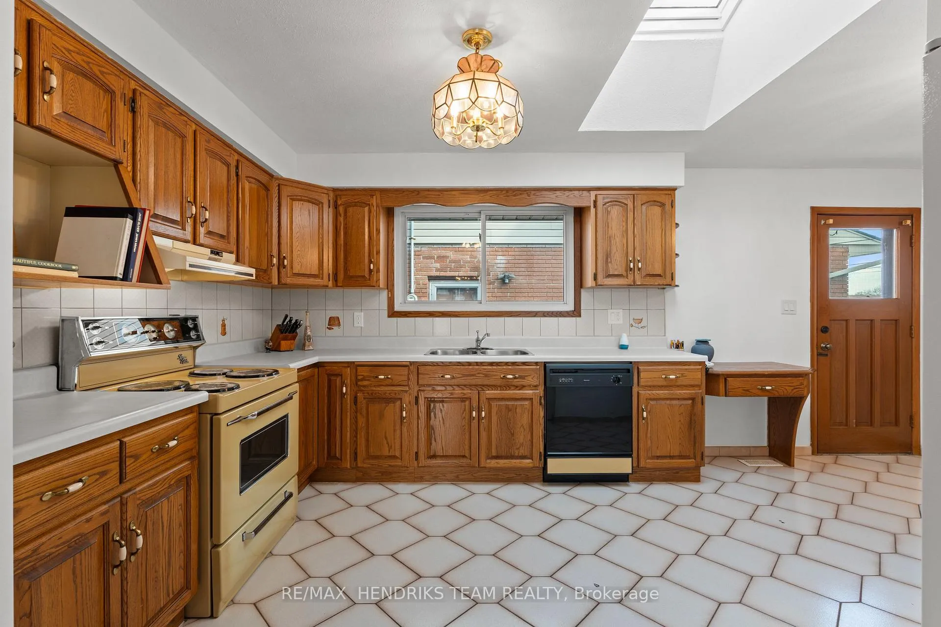 Photo 11 of 94 Victor Boulevard, Hamilton, Greeningdon — HOMEH