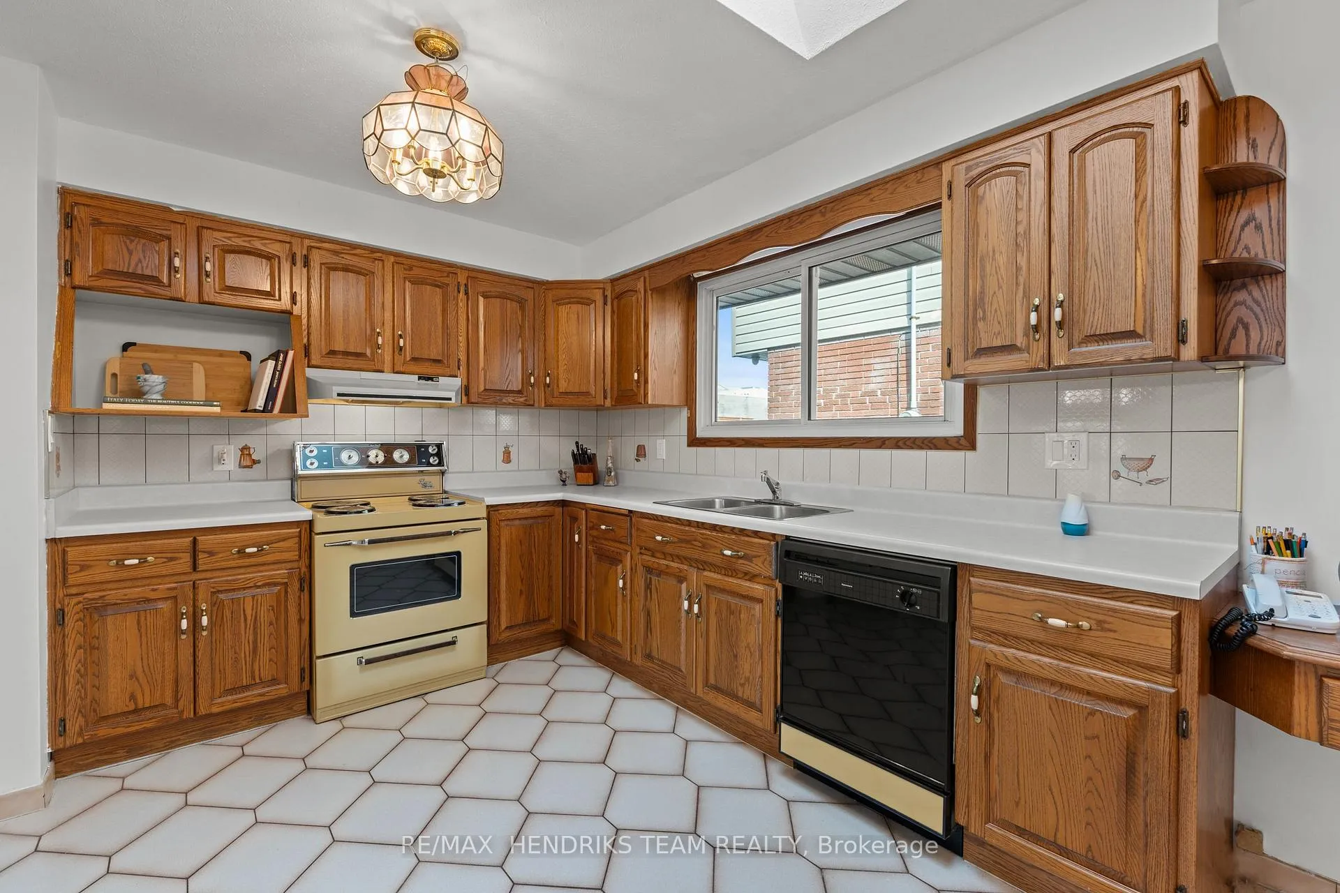 Photo 12 of 94 Victor Boulevard, Hamilton, Greeningdon — HOMEH