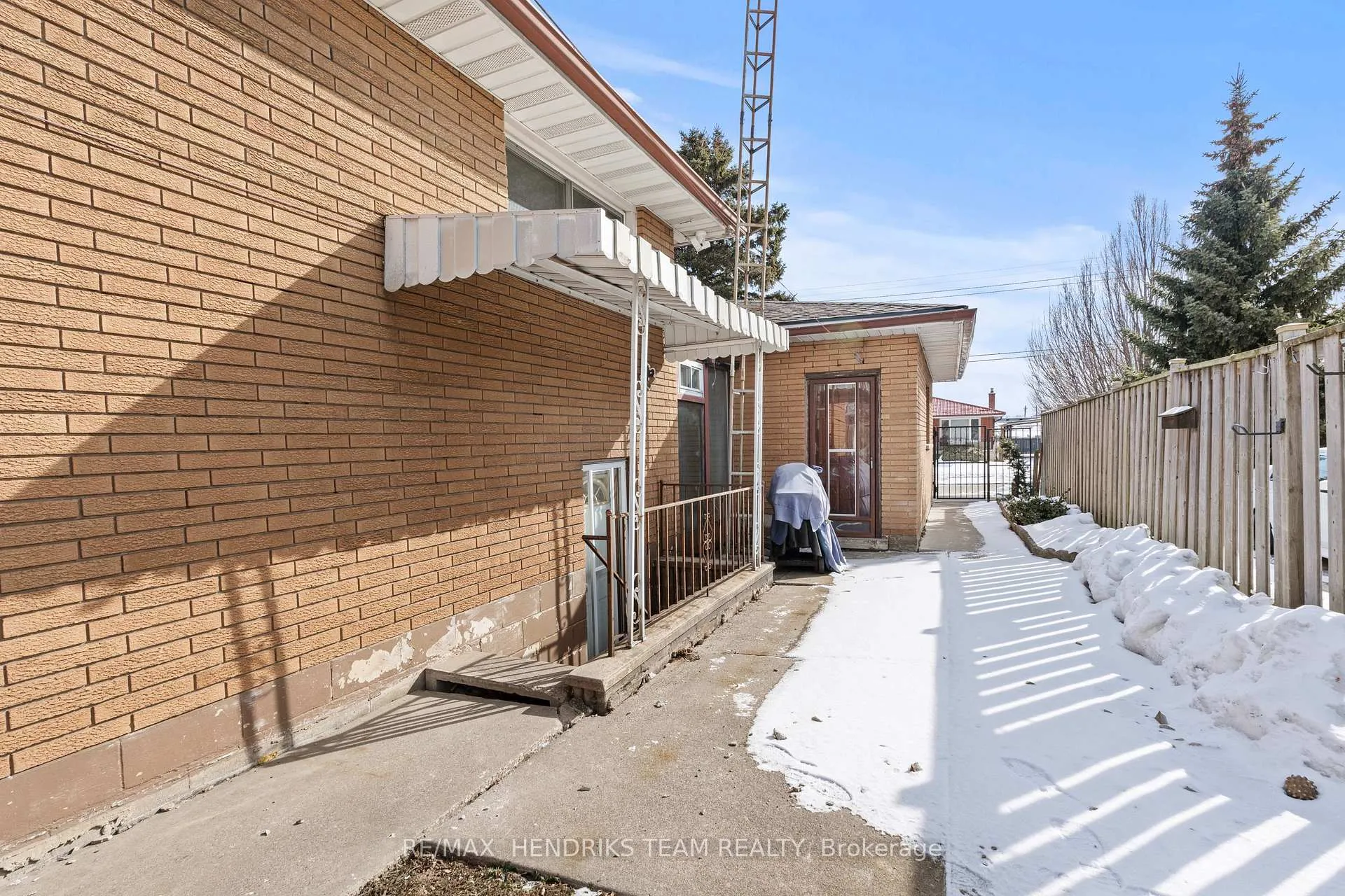 Photo 38 of 94 Victor Boulevard, Hamilton, Greeningdon — HOMEH