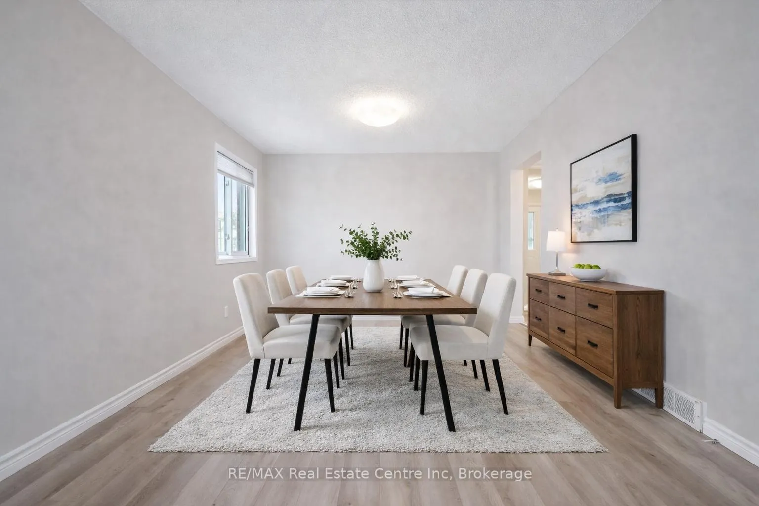 Photo 3 of 42 Tara Crescent, Kitchener — HOMEH