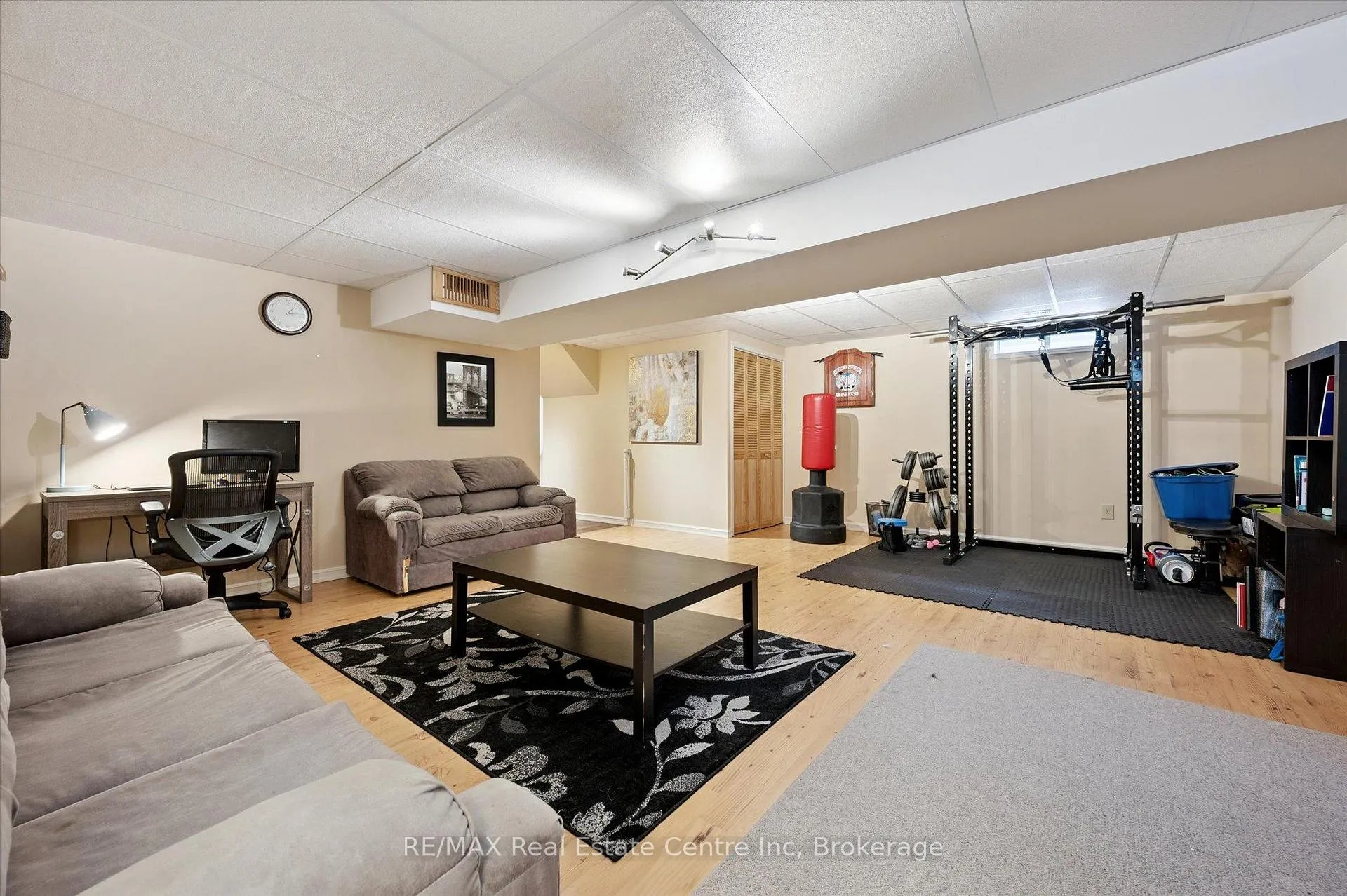 Photo 15 of 42 Tara Crescent, Kitchener — HOMEH