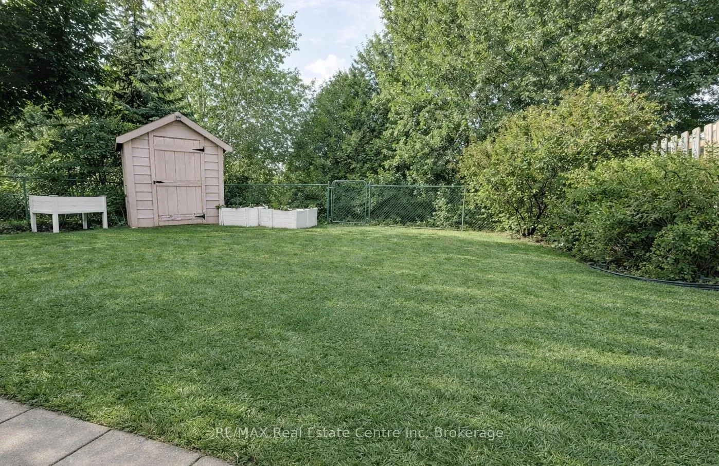 Photo 19 of 42 Tara Crescent, Kitchener — HOMEH