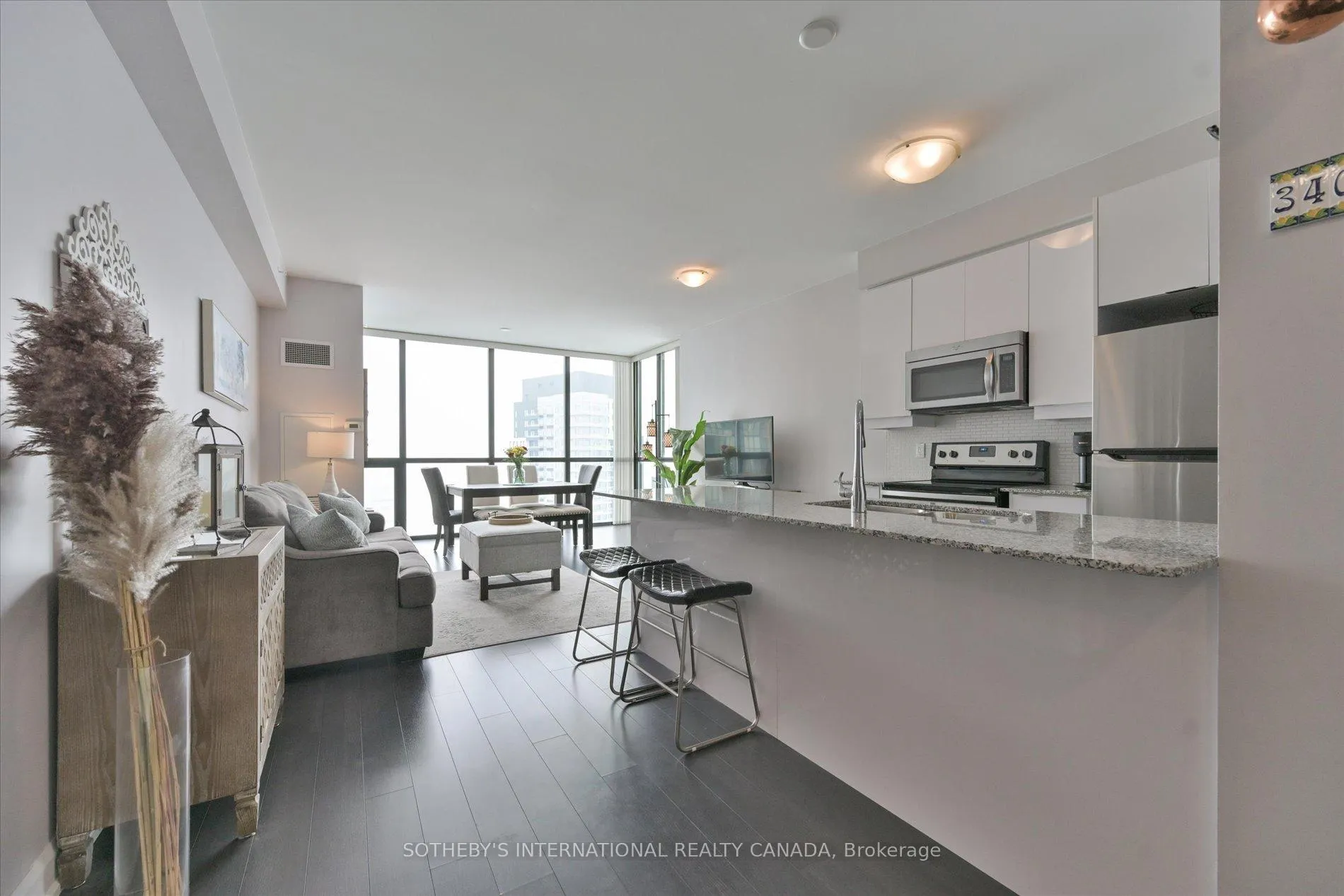 Photo 8 of Unit 3401, 2910 Highway 7, Vaughan, Concord — HOMEH