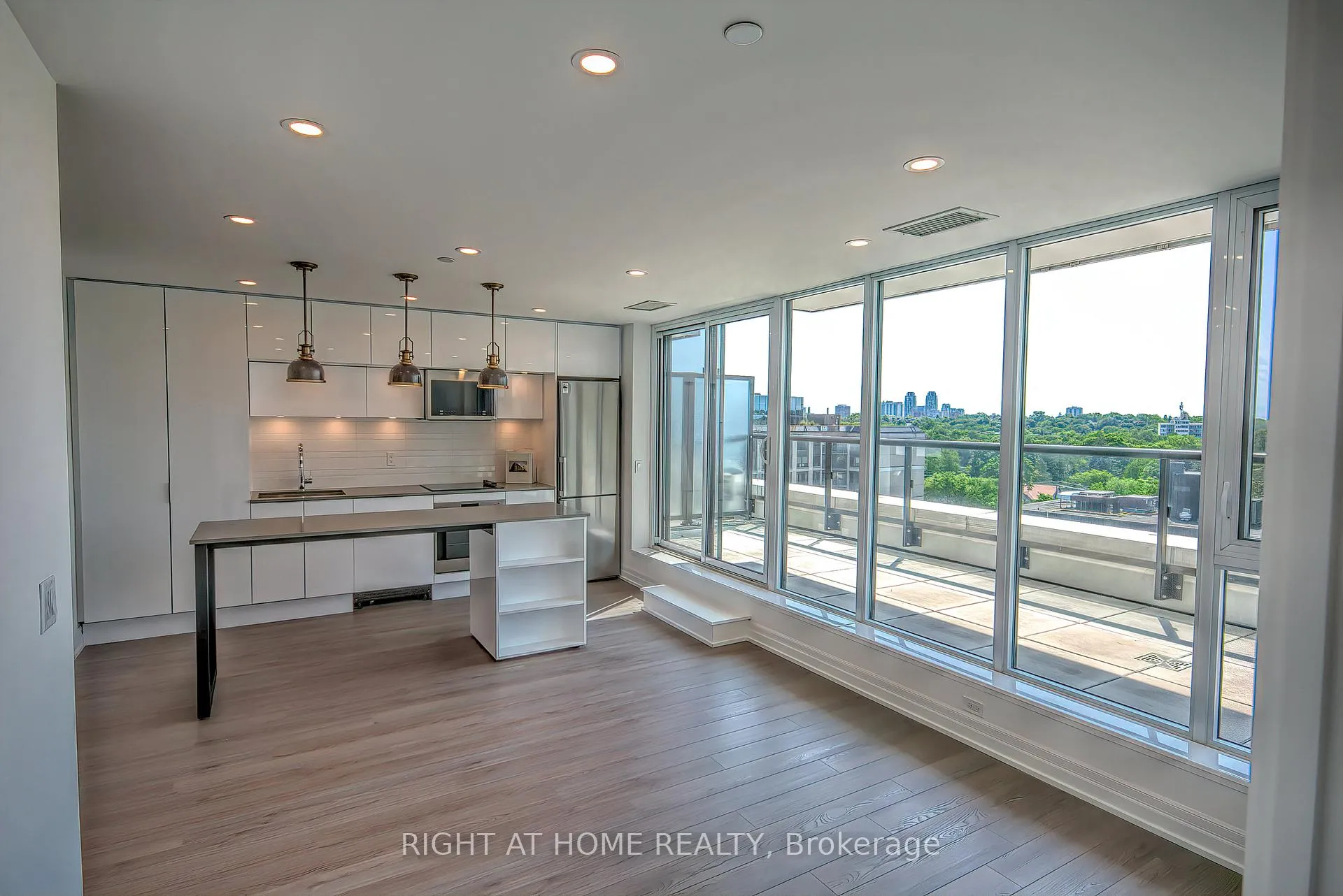 Photo 1 of Unit 714, 1 Belsize Drive, Toronto, Mount Pleasant West — HOMEH