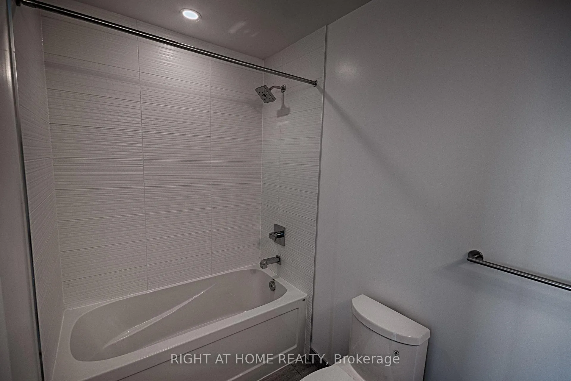 Photo 9 of Unit 714, 1 Belsize Drive, Toronto, Mount Pleasant West — HOMEH