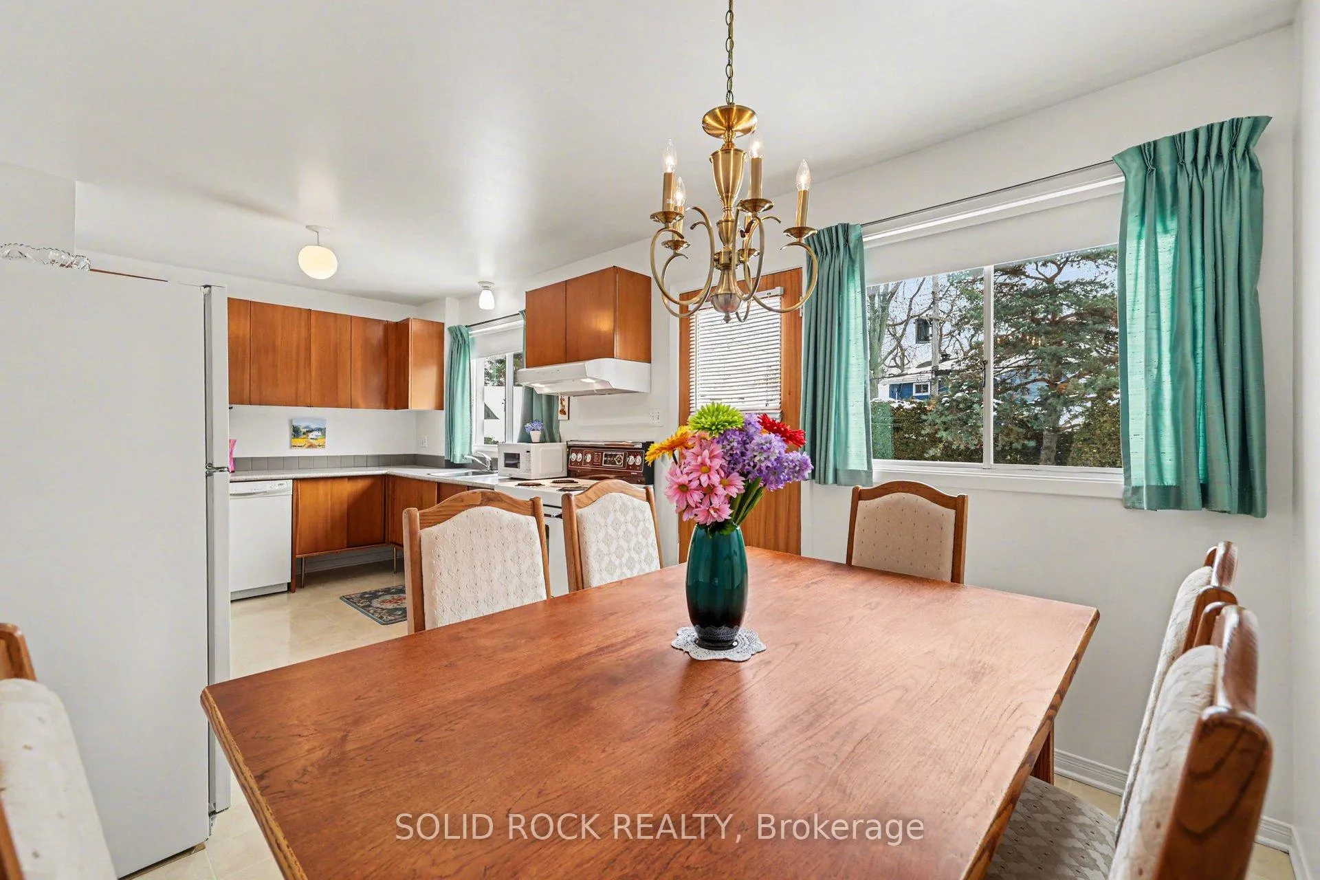 Photo 16 of 990 Harkness Avenue, Ottawa, Riverside Park — HOMEH
