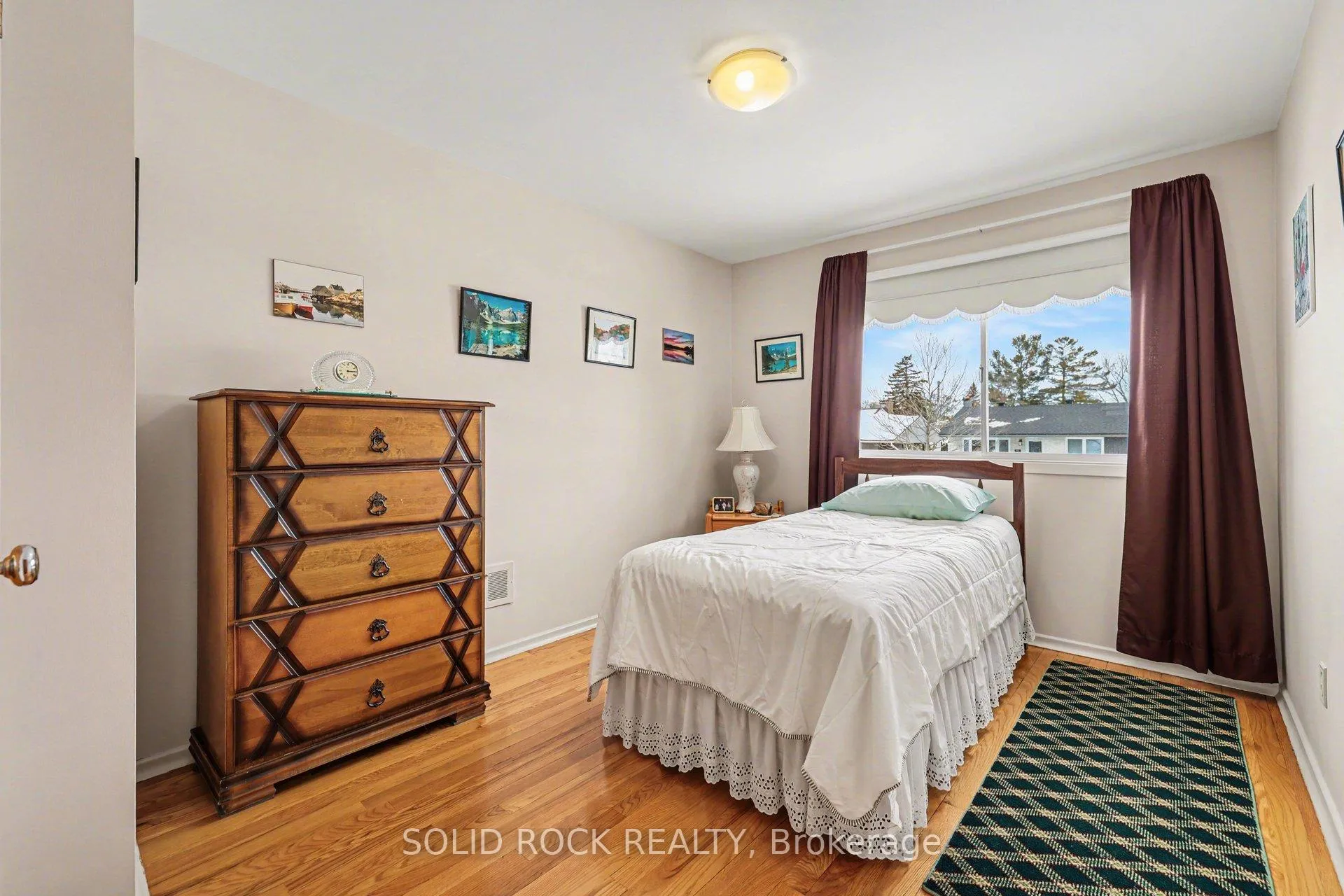 Photo 19 of 990 Harkness Avenue, Ottawa, Riverside Park — HOMEH