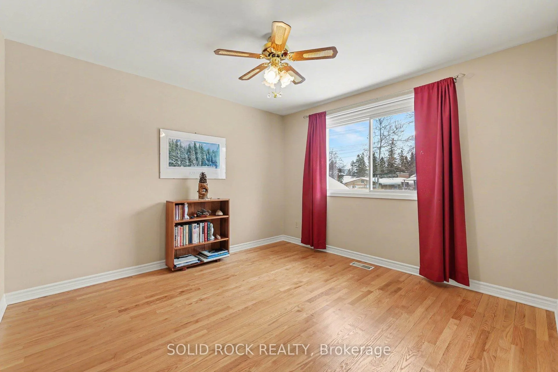Photo 20 of 990 Harkness Avenue, Ottawa, Riverside Park — HOMEH