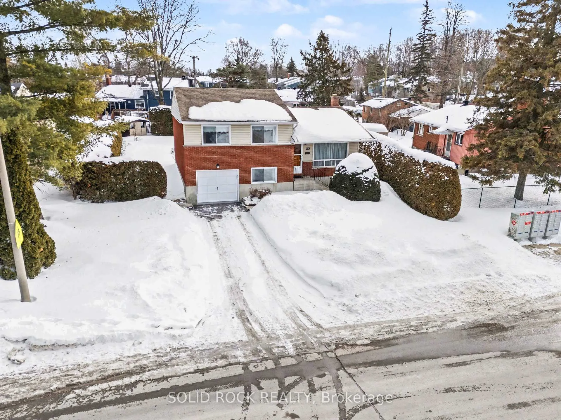 Photo 33 of 990 Harkness Avenue, Ottawa, Riverside Park — HOMEH