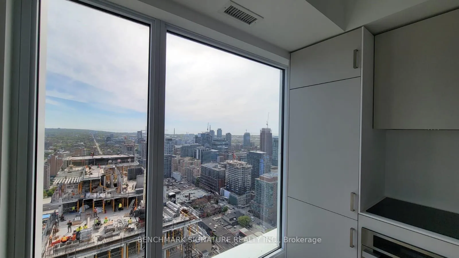 Photo 9 of Unit 5002, 88 Queen Street E, Toronto, Church-Yonge Corridor — HOMEH