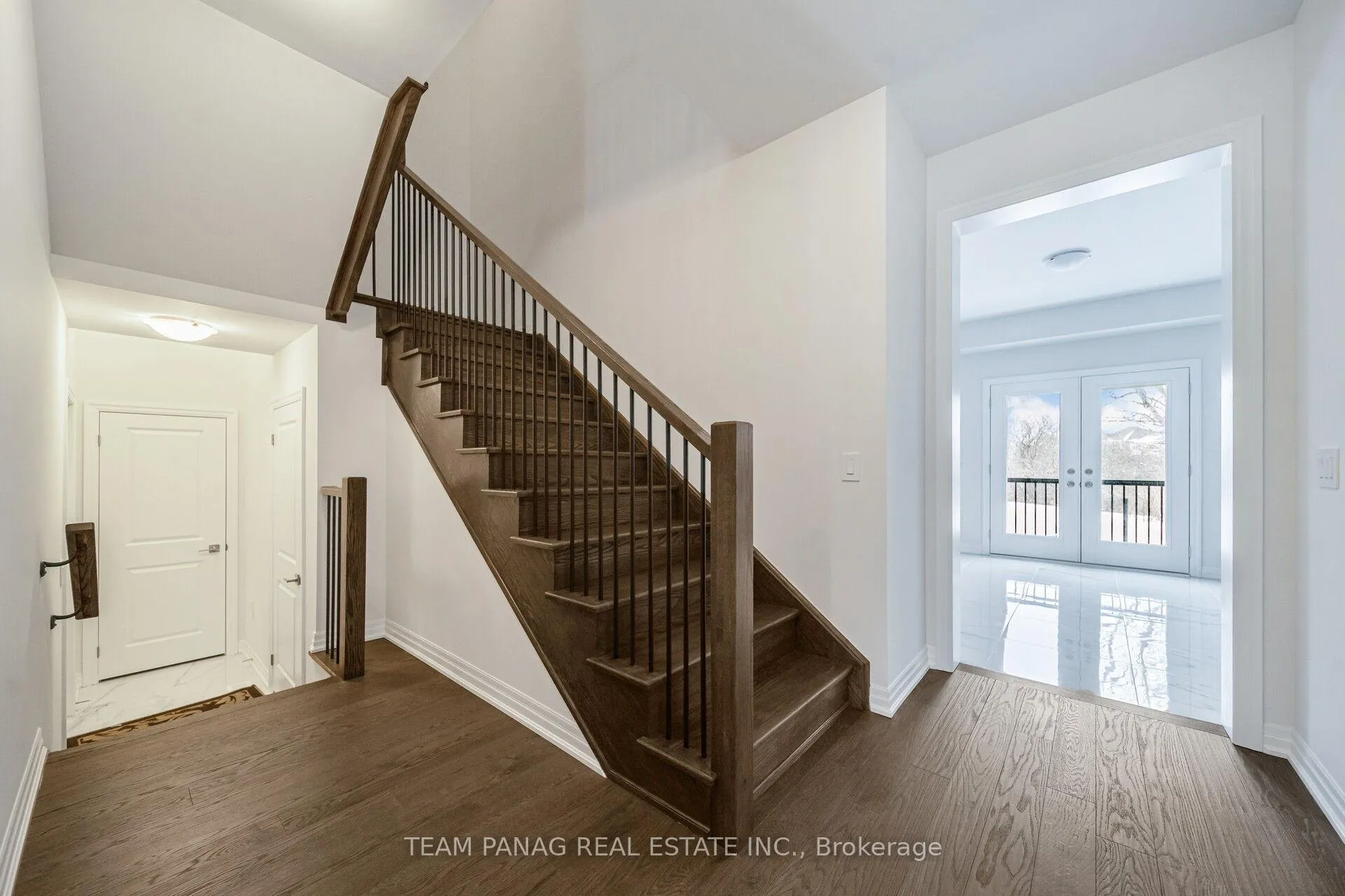 Photo 7 of 20 Altamira Road, Brampton, Vales of Castlemore — HOMEH