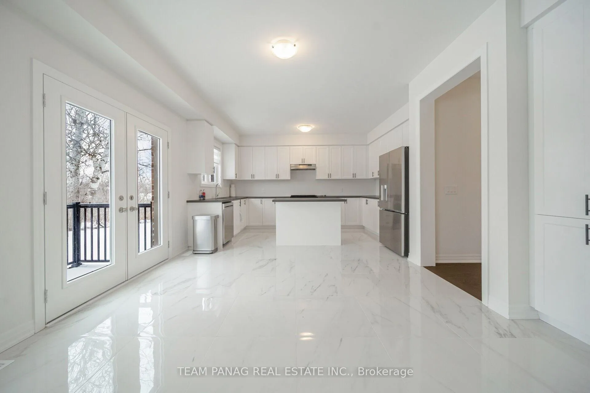 Photo 8 of 20 Altamira Road, Brampton, Vales of Castlemore — HOMEH