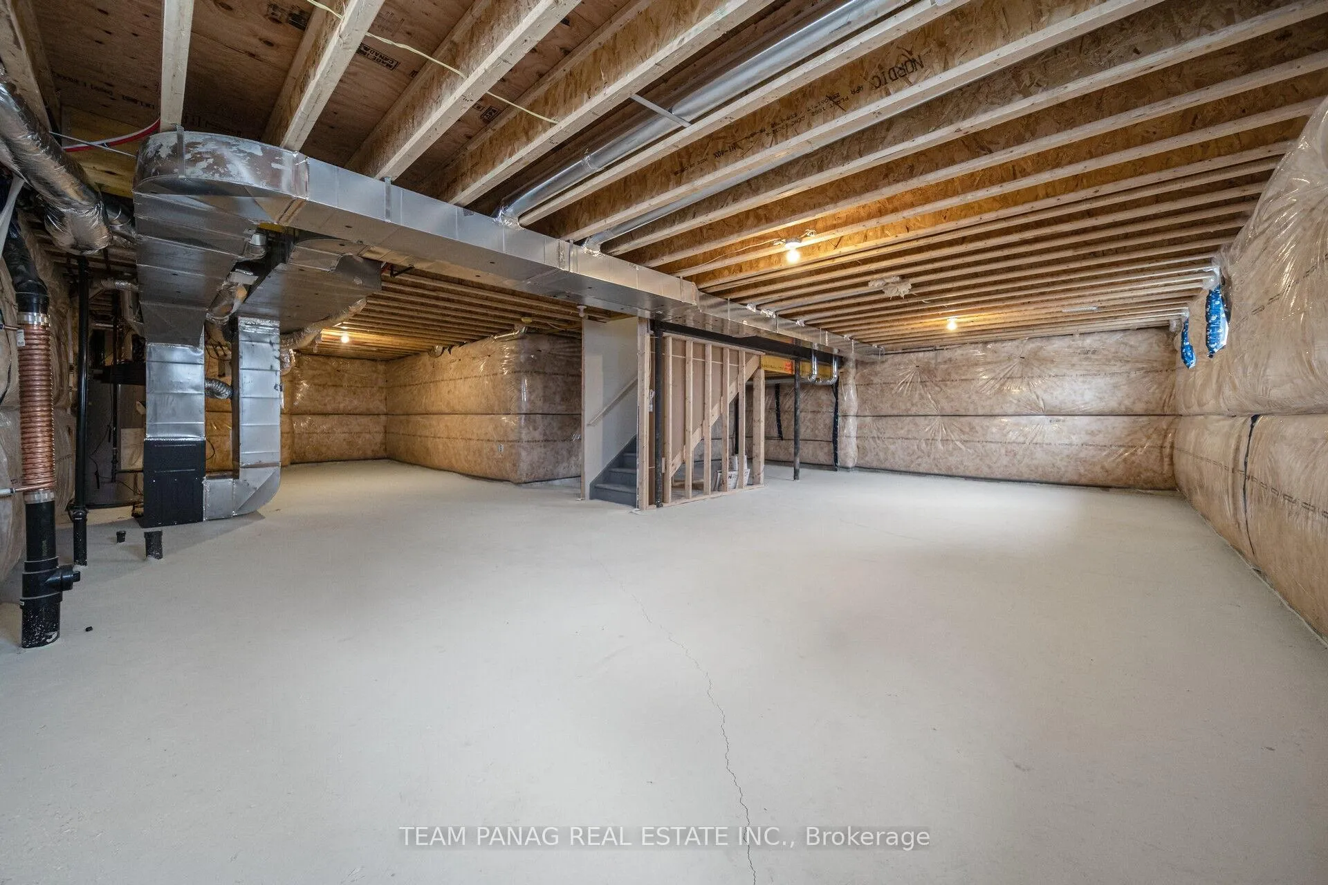 Photo 35 of 20 Altamira Road, Brampton, Vales of Castlemore — HOMEH