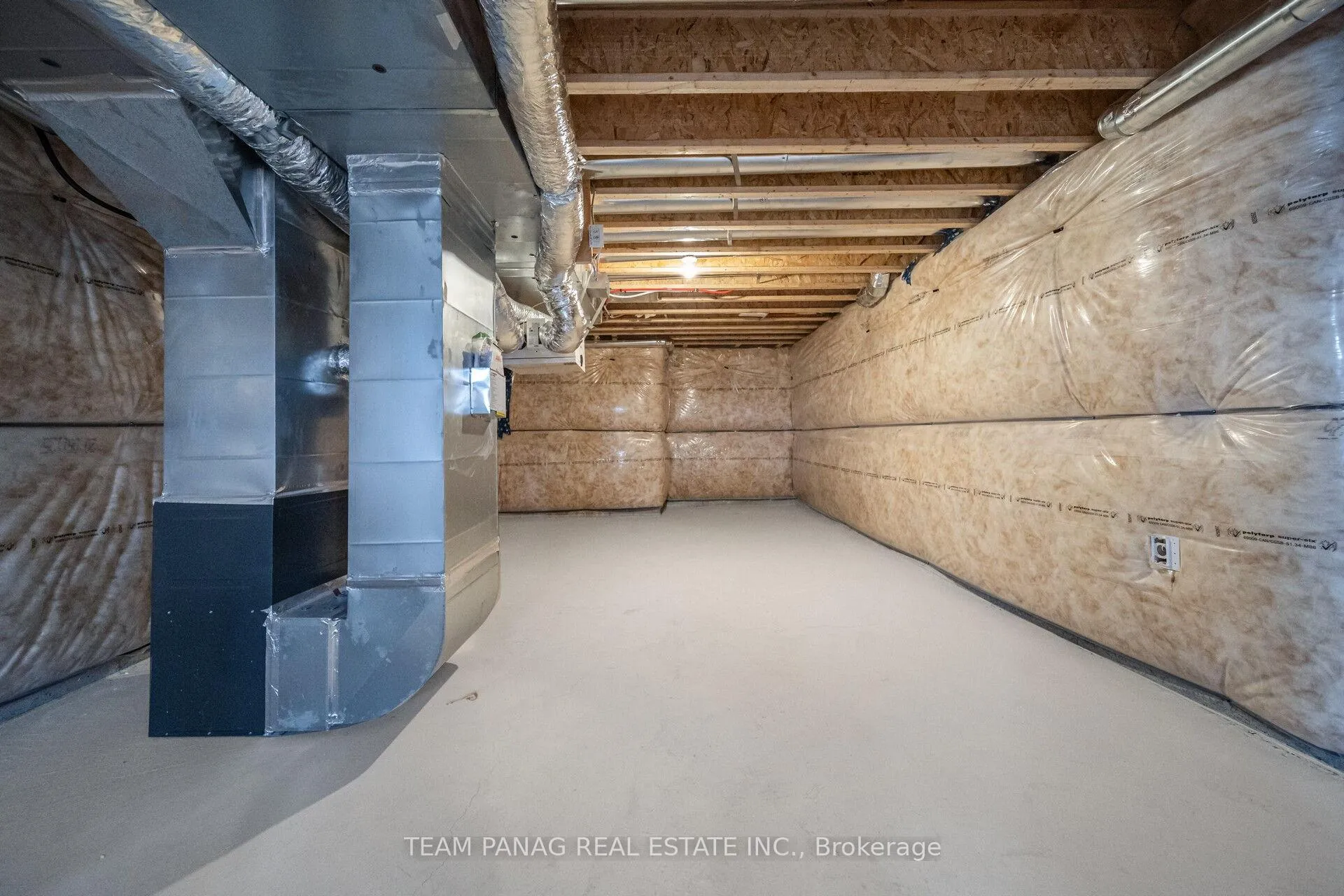 Photo 36 of 20 Altamira Road, Brampton, Vales of Castlemore — HOMEH