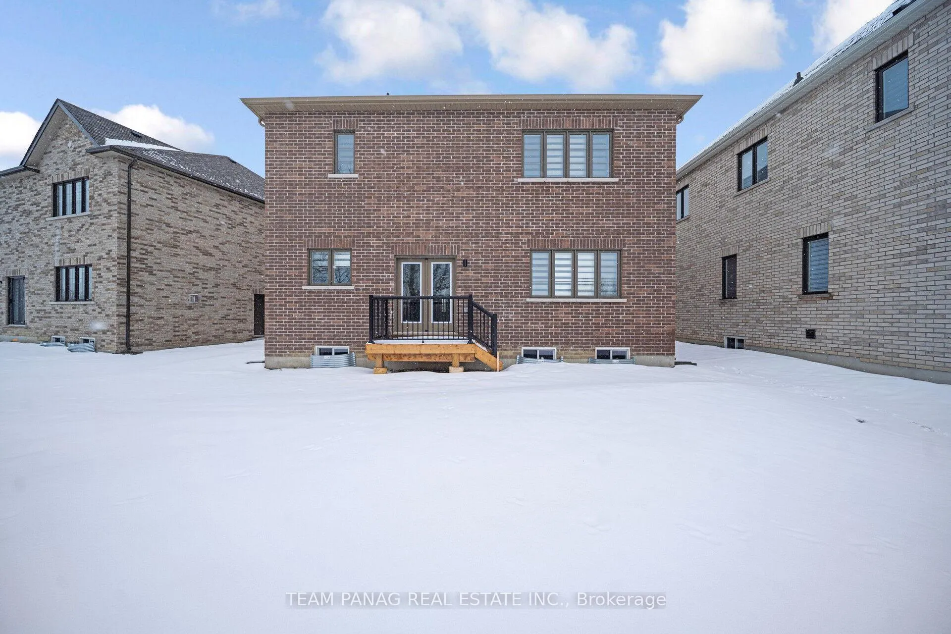 Photo 39 of 20 Altamira Road, Brampton, Vales of Castlemore — HOMEH