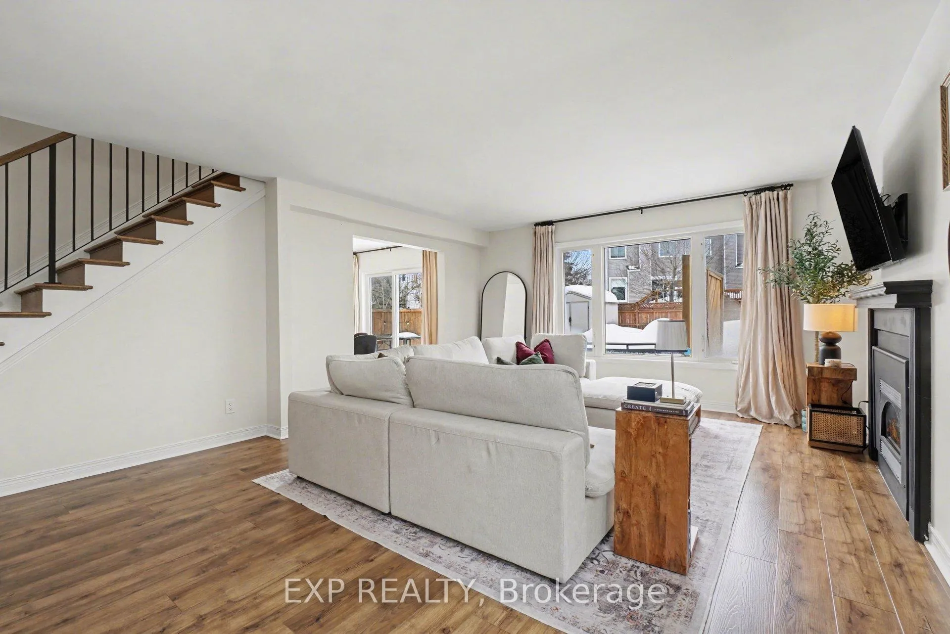 Photo 9 of 710 Princess Louise Drive, Ottawa, Fallingbrook/Ridgemount — HOMEH
