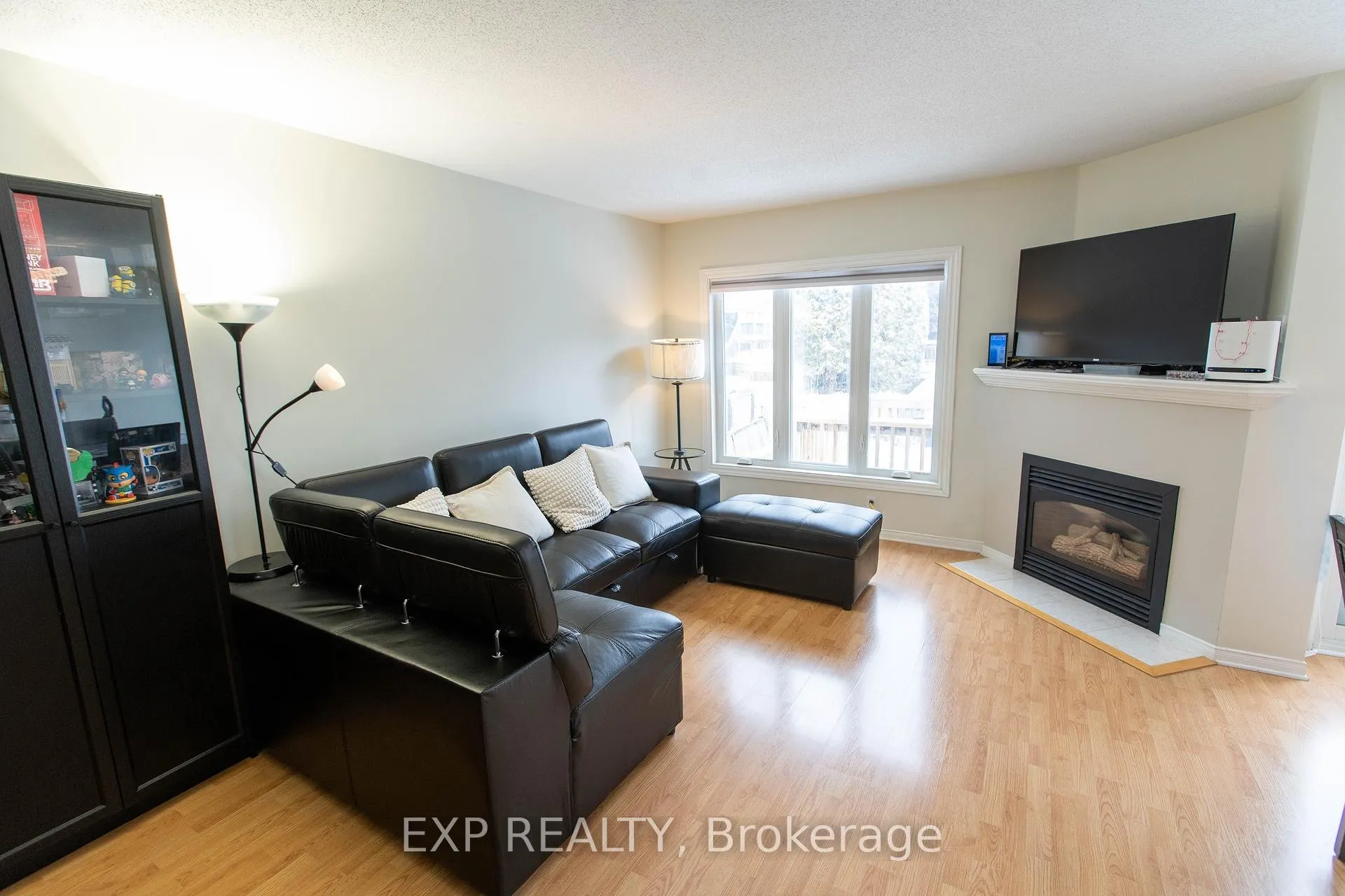 Photo 4 of 54 Sheppard's Glen Avenue, Ottawa, Kanata - Emerald Meadows/Trailwest — HOMEH