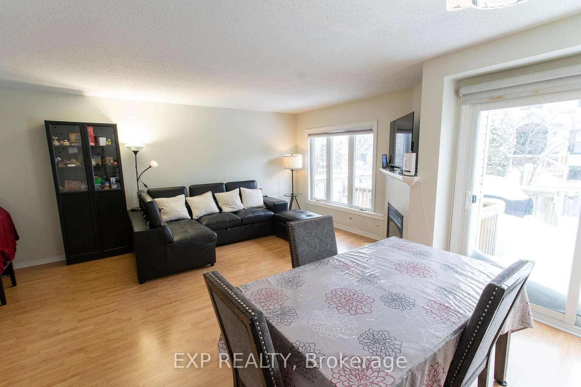 Photo 5 of 54 Sheppard's Glen Avenue, Ottawa, Kanata - Emerald Meadows/Trailwest — HOMEH