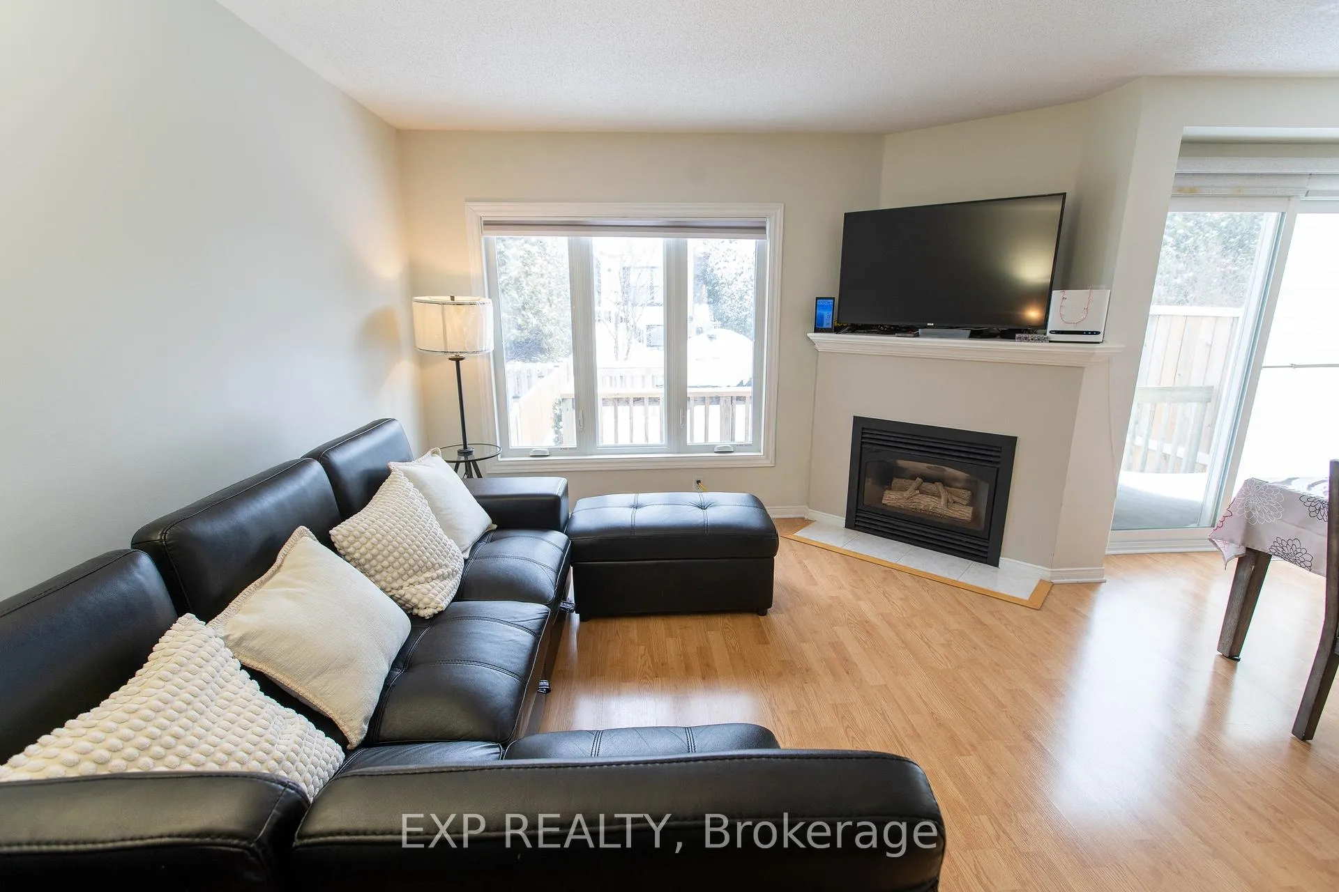 Photo 7 of 54 Sheppard's Glen Avenue, Ottawa, Kanata - Emerald Meadows/Trailwest — HOMEH