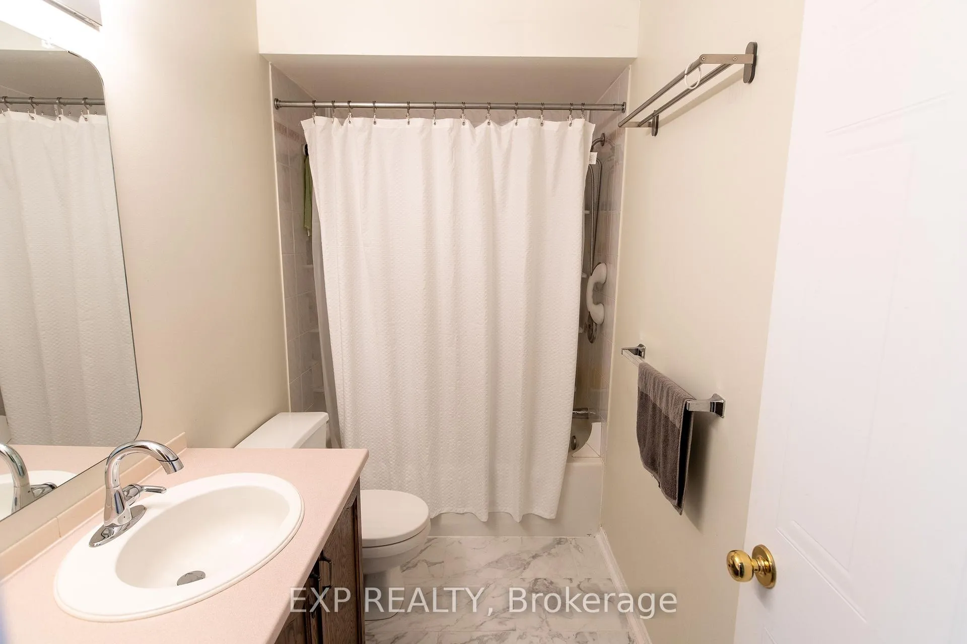 Photo 17 of 54 Sheppard's Glen Avenue, Ottawa, Kanata - Emerald Meadows/Trailwest — HOMEH