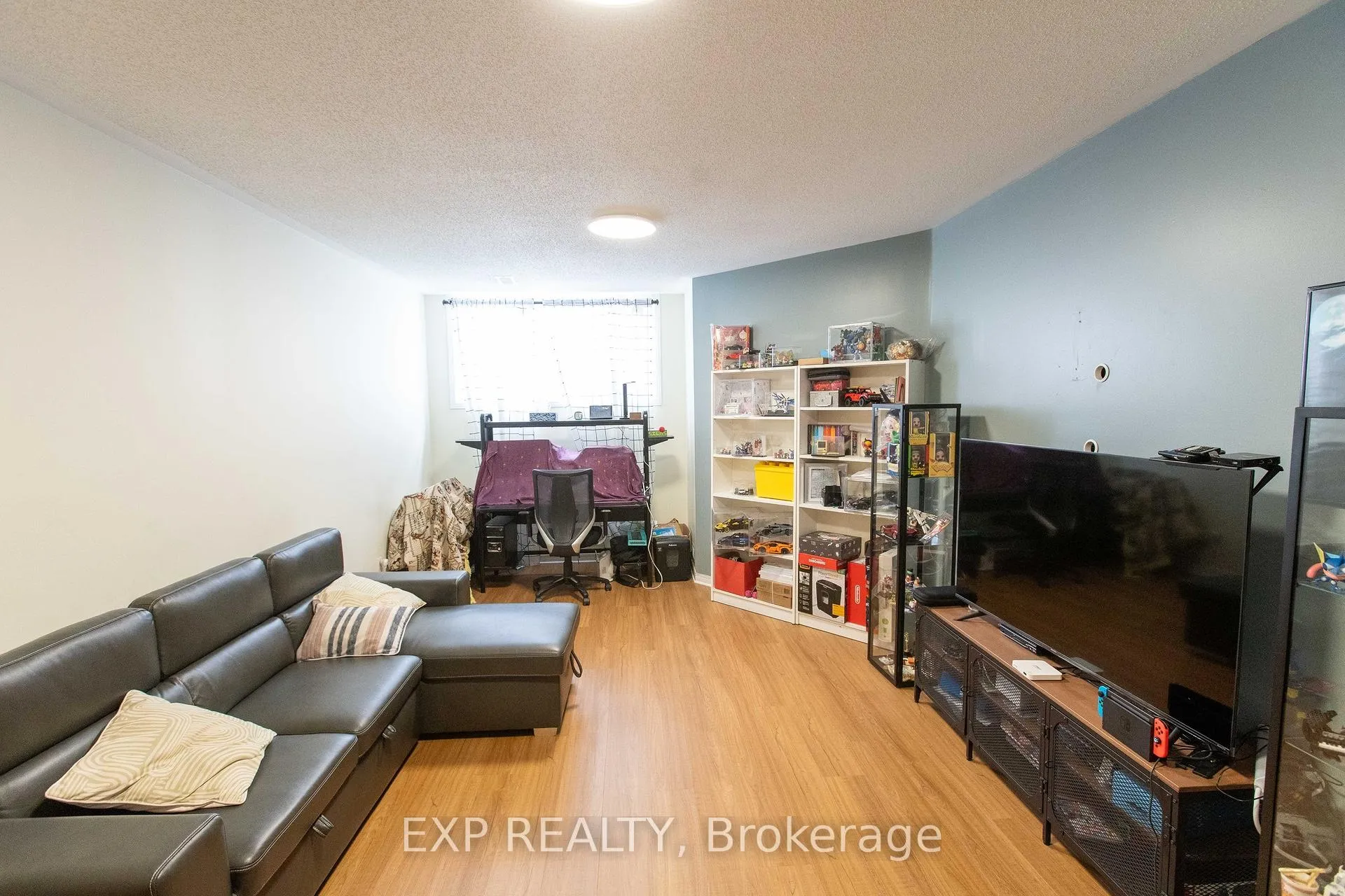 Photo 22 of 54 Sheppard's Glen Avenue, Ottawa, Kanata - Emerald Meadows/Trailwest — HOMEH