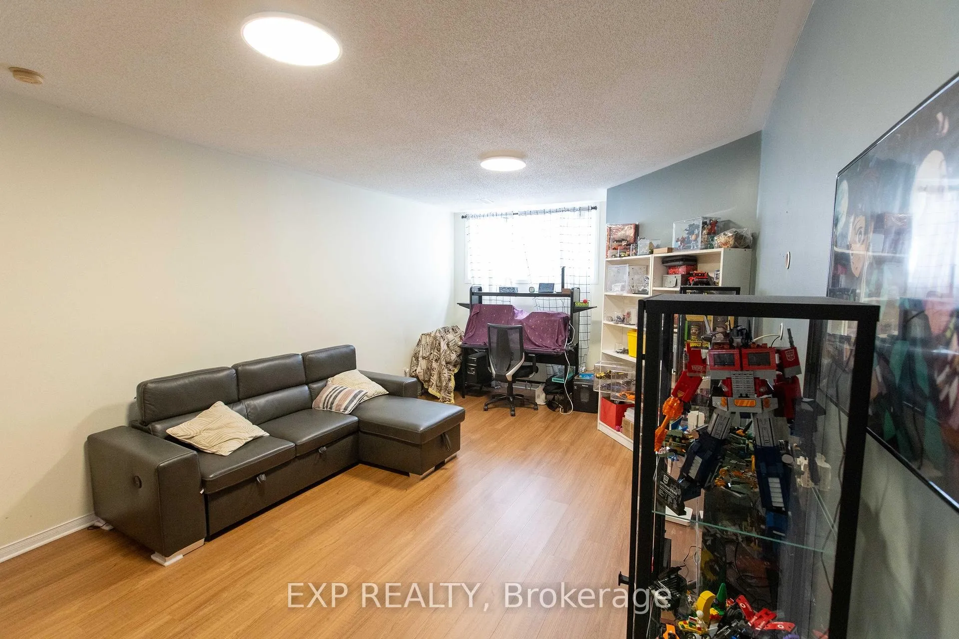 Photo 23 of 54 Sheppard's Glen Avenue, Ottawa, Kanata - Emerald Meadows/Trailwest — HOMEH