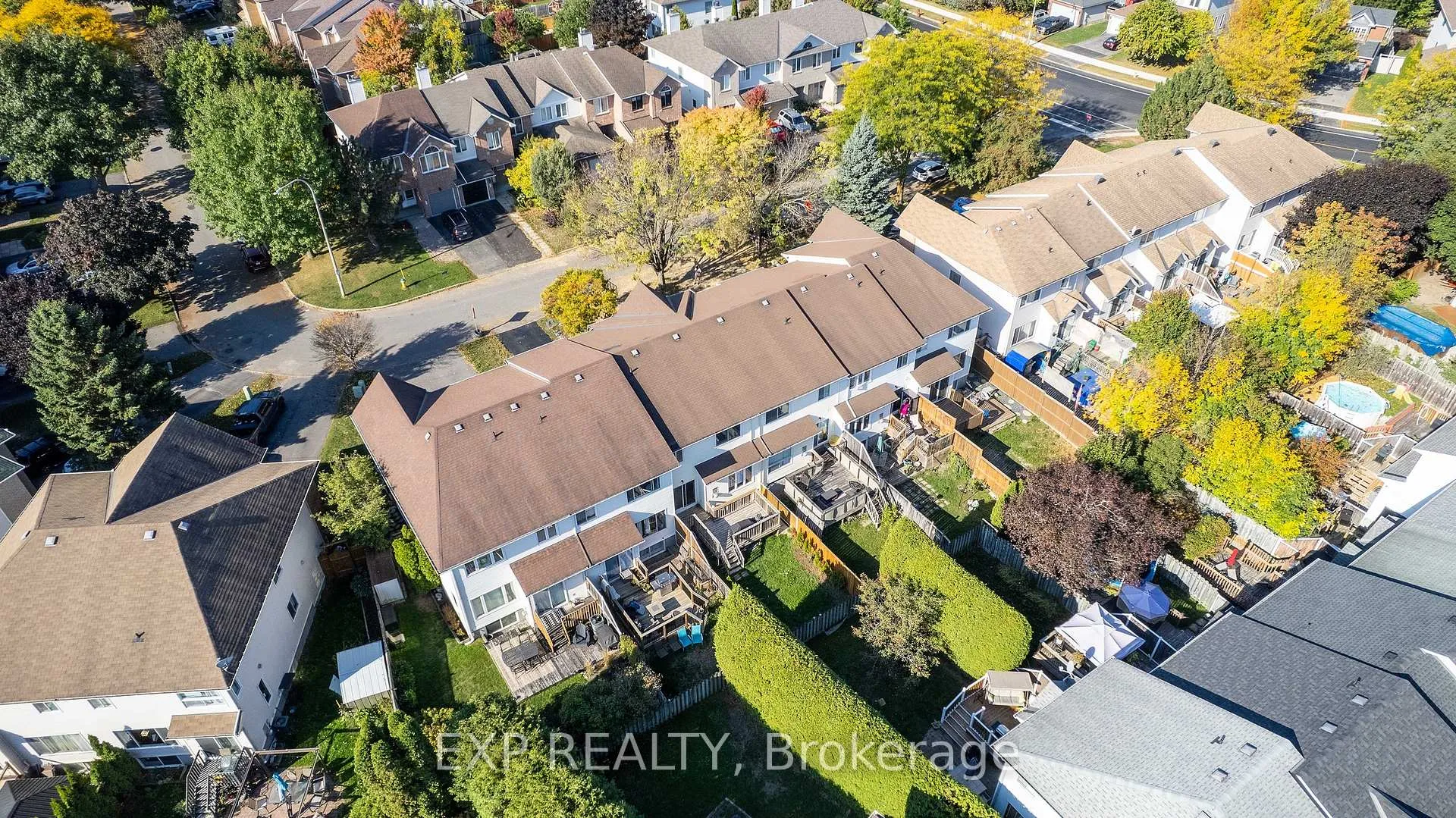 Photo 27 of 54 Sheppard's Glen Avenue, Ottawa, Kanata - Emerald Meadows/Trailwest — HOMEH