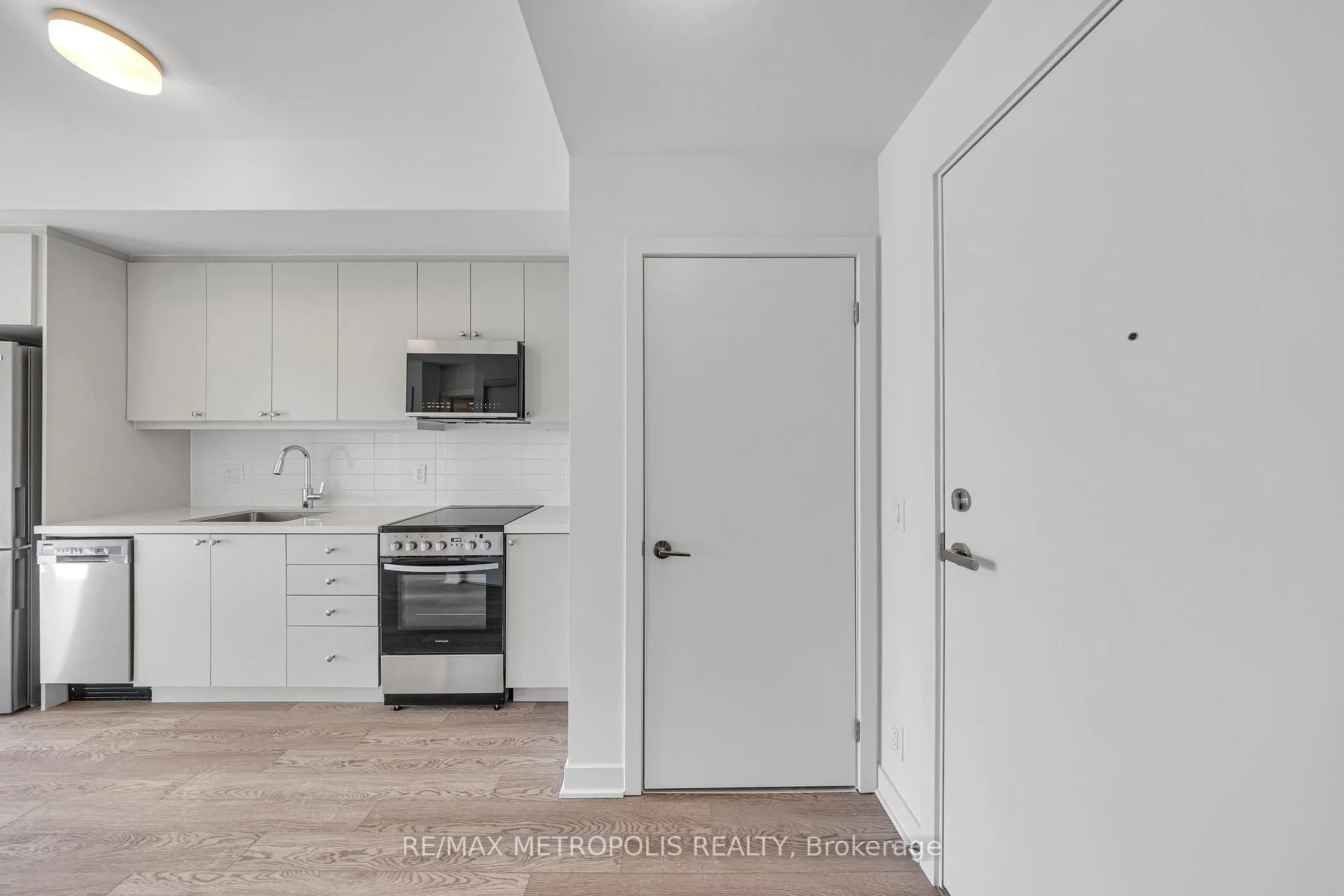 Photo 7 of Unit 429, 51 Clarington Boulevard, Clarington, Bowmanville — HOMEH