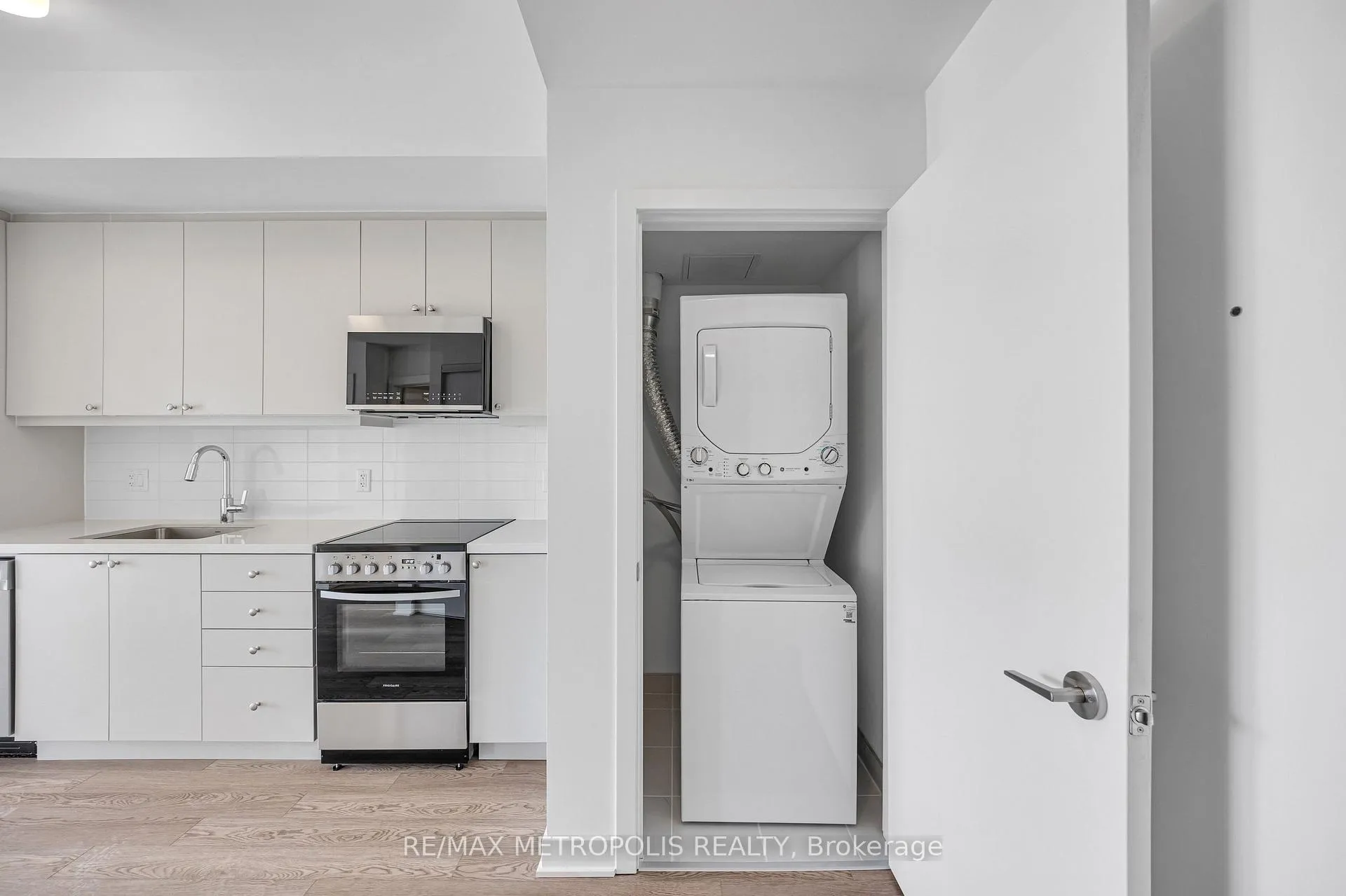 Photo 8 of Unit 429, 51 Clarington Boulevard, Clarington, Bowmanville — HOMEH