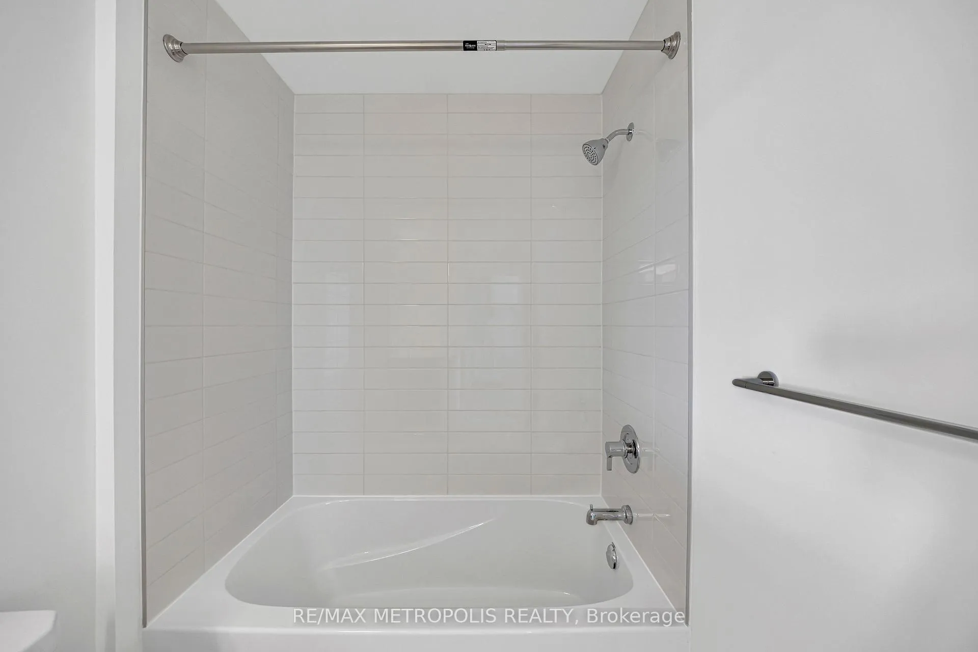 Photo 32 of Unit 429, 51 Clarington Boulevard, Clarington, Bowmanville — HOMEH