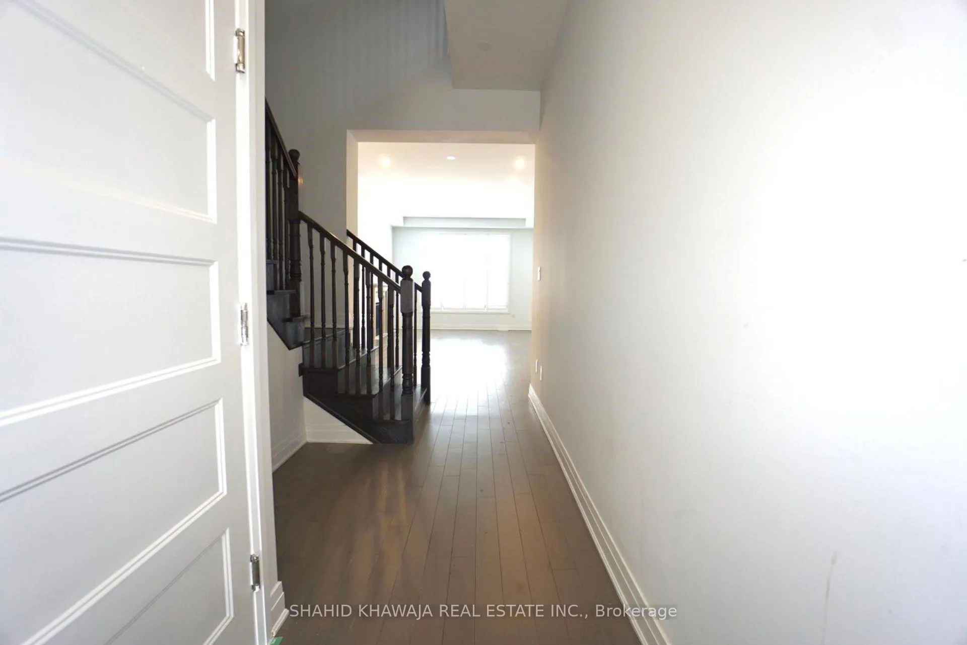 Photo 3 of Unit Upper, 470 Violet Gate, Milton, Walker — HOMEH