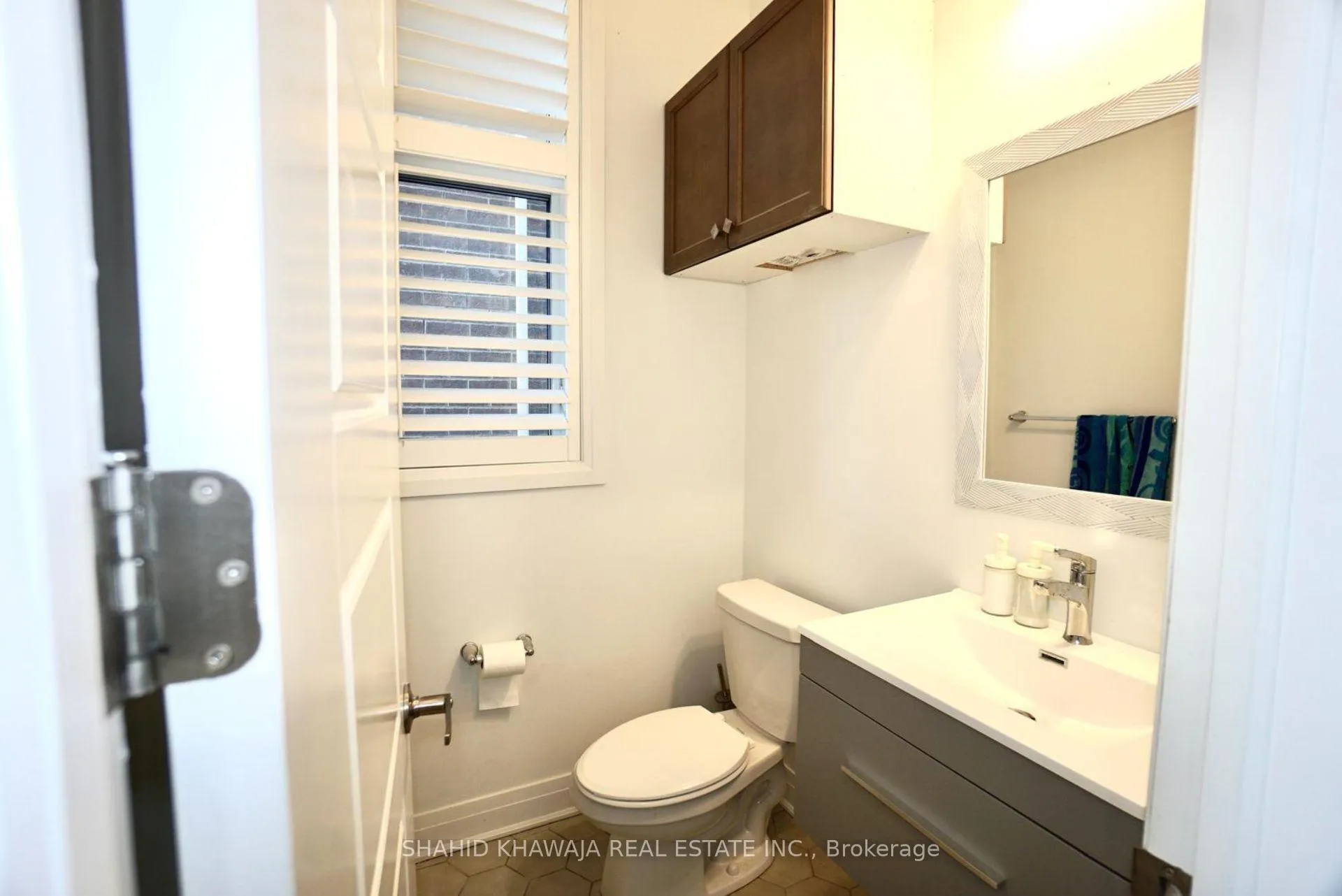 Photo 11 of Unit Upper, 470 Violet Gate, Milton, Walker — HOMEH