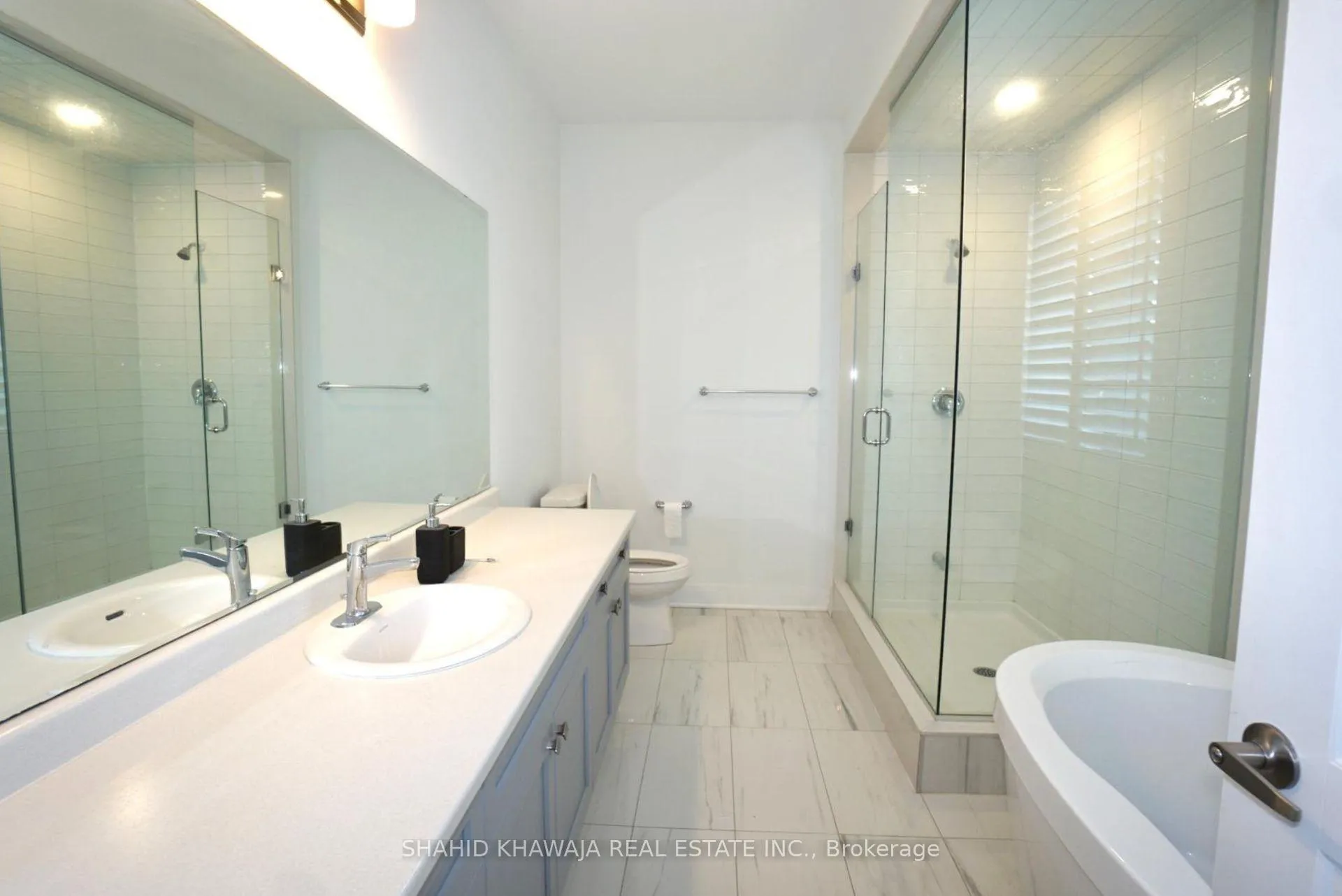 Photo 15 of Unit Upper, 470 Violet Gate, Milton, Walker — HOMEH