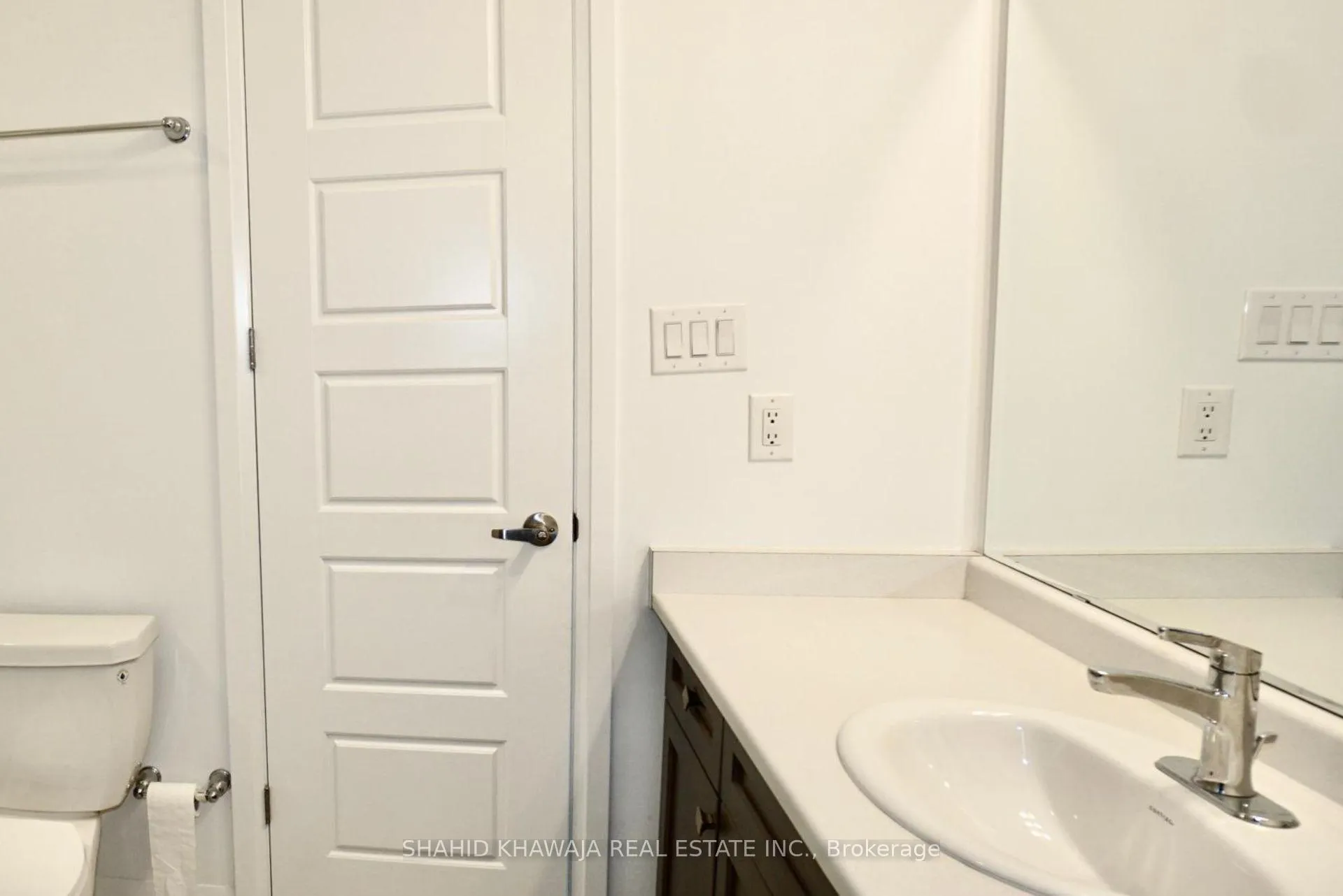 Photo 22 of Unit Upper, 470 Violet Gate, Milton, Walker — HOMEH