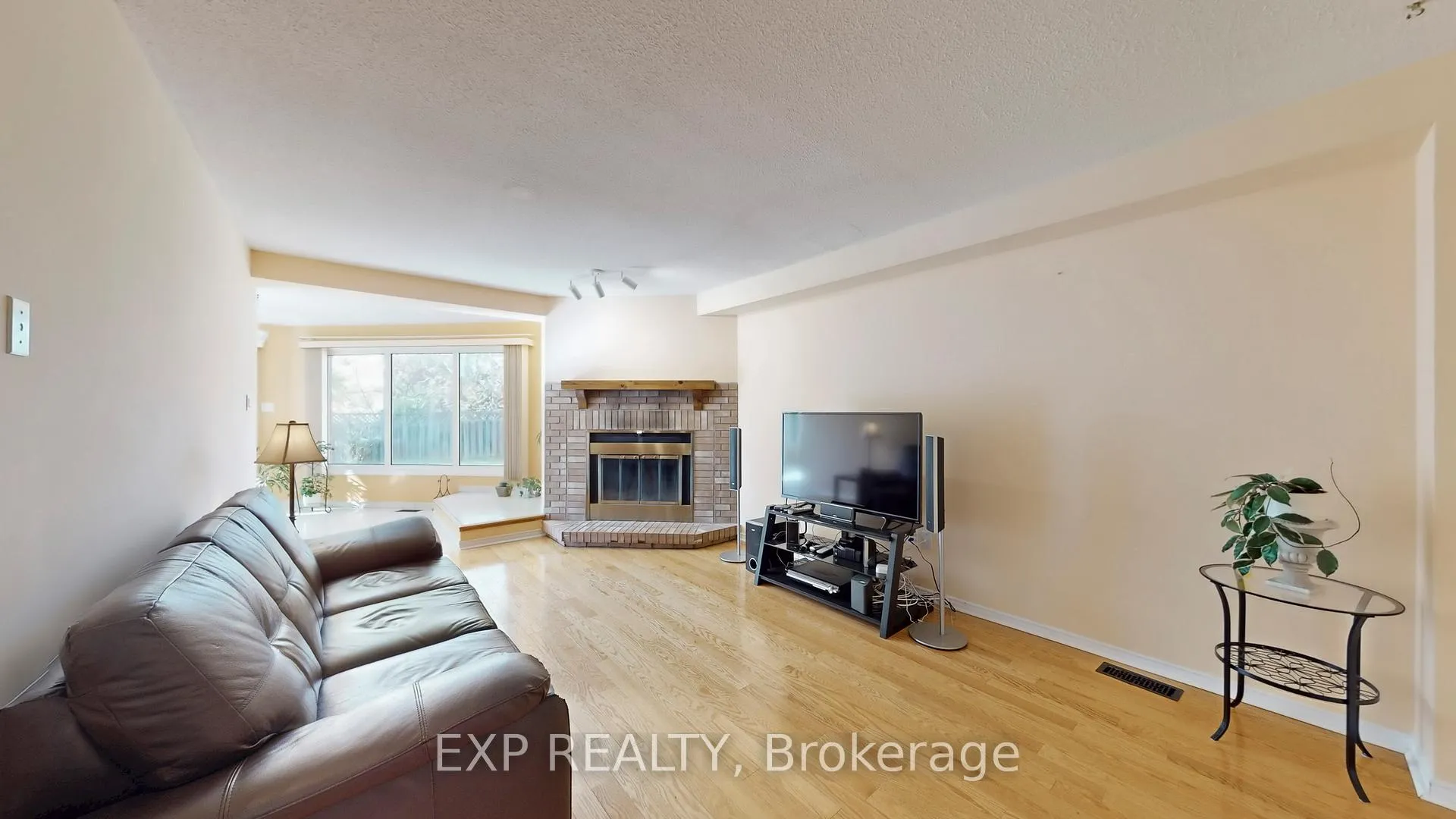 Photo 8 of 94 Coledale Road, Markham, Unionville — HOMEH