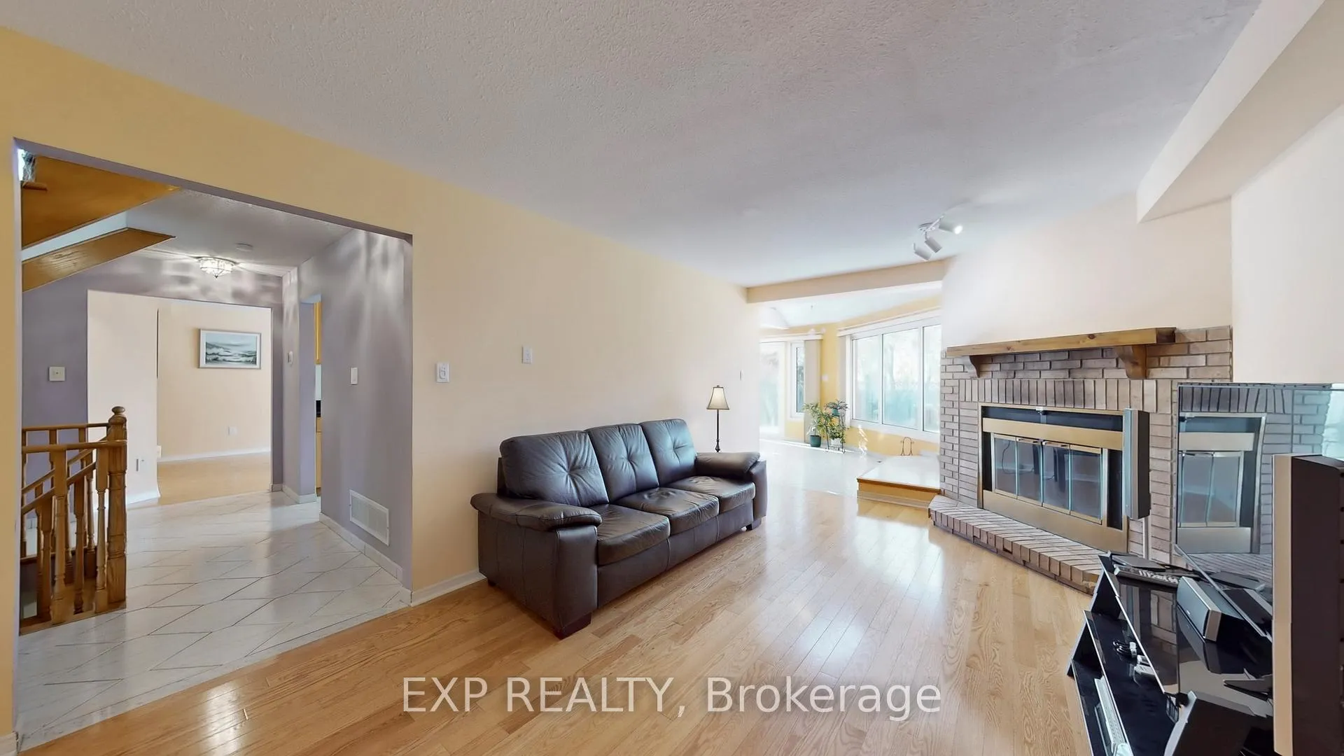 Photo 9 of 94 Coledale Road, Markham, Unionville — HOMEH