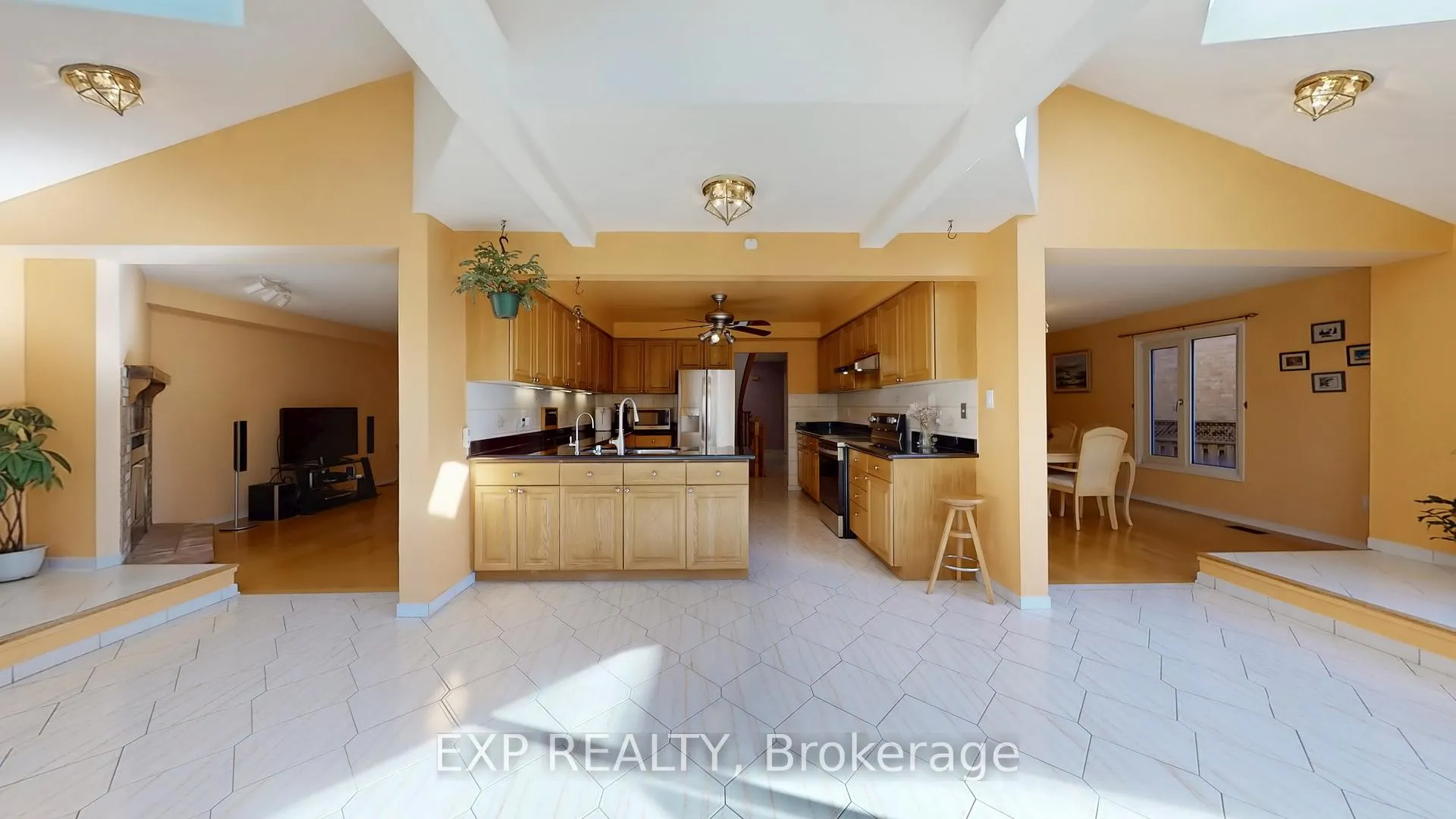 Photo 14 of 94 Coledale Road, Markham, Unionville — HOMEH