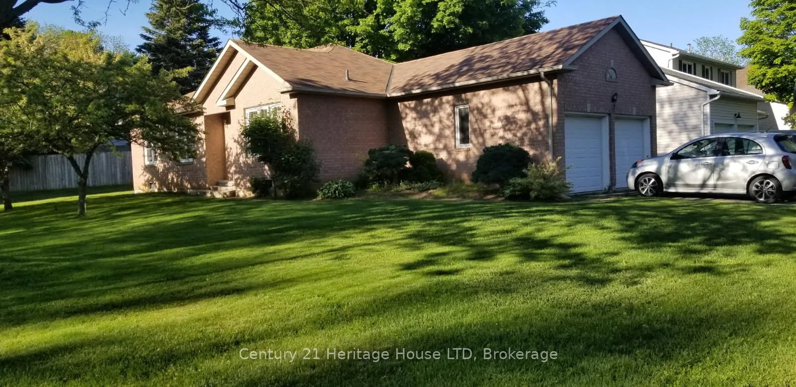 Photo 2 of 17 Meadowbrook Lane, Pelham, Fonthill — HOMEH