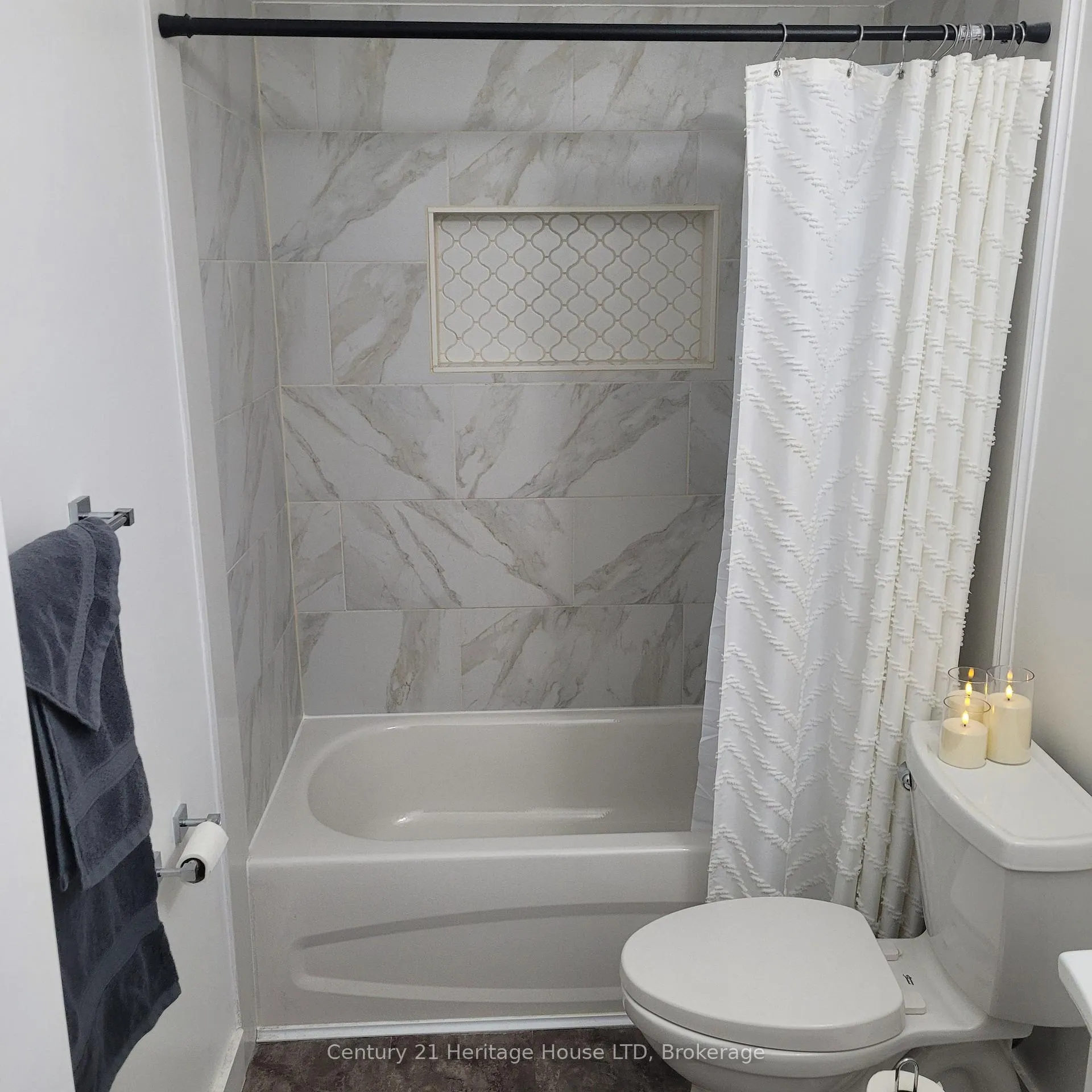 Photo 13 of 17 Meadowbrook Lane, Pelham, Fonthill — HOMEH