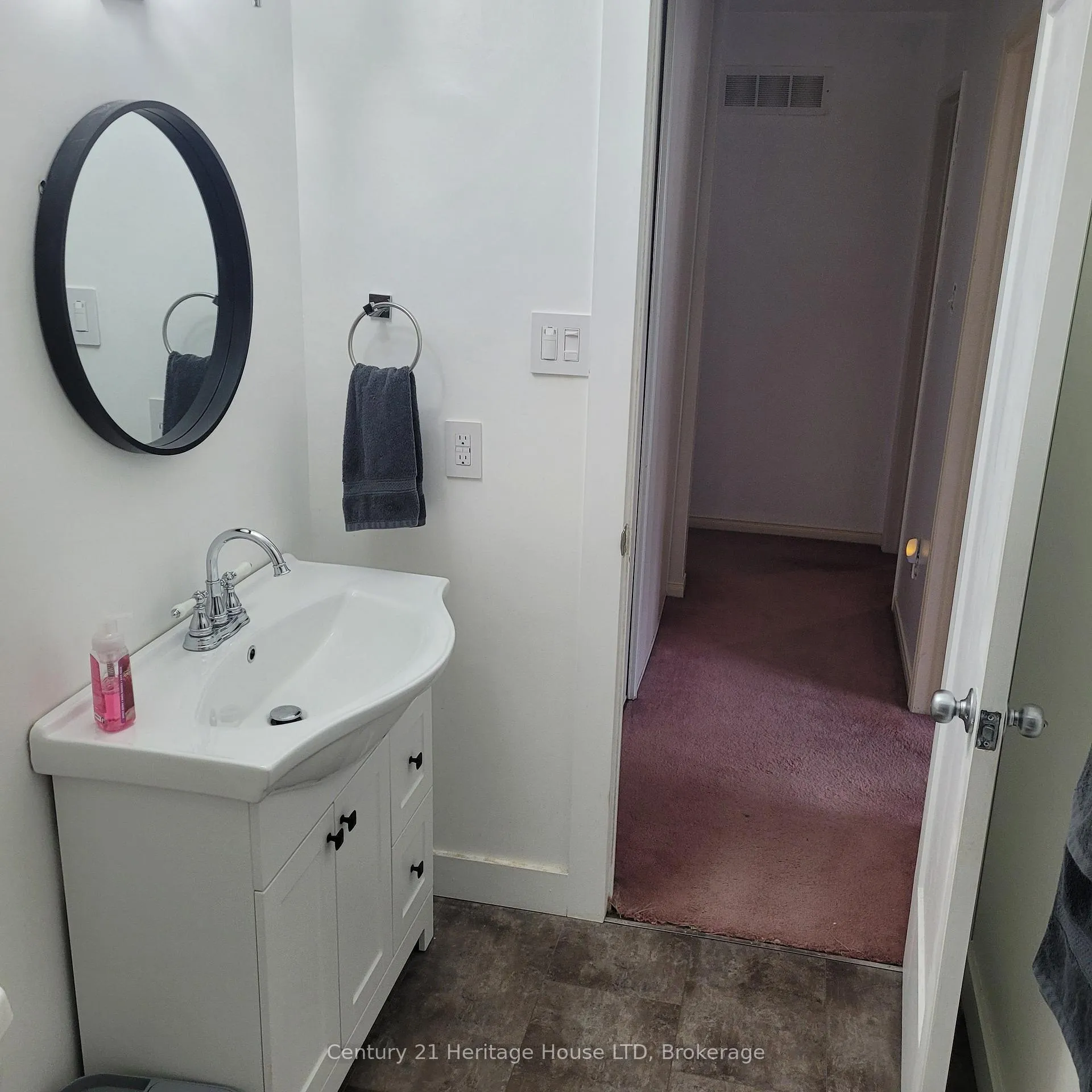 Photo 14 of 17 Meadowbrook Lane, Pelham, Fonthill — HOMEH