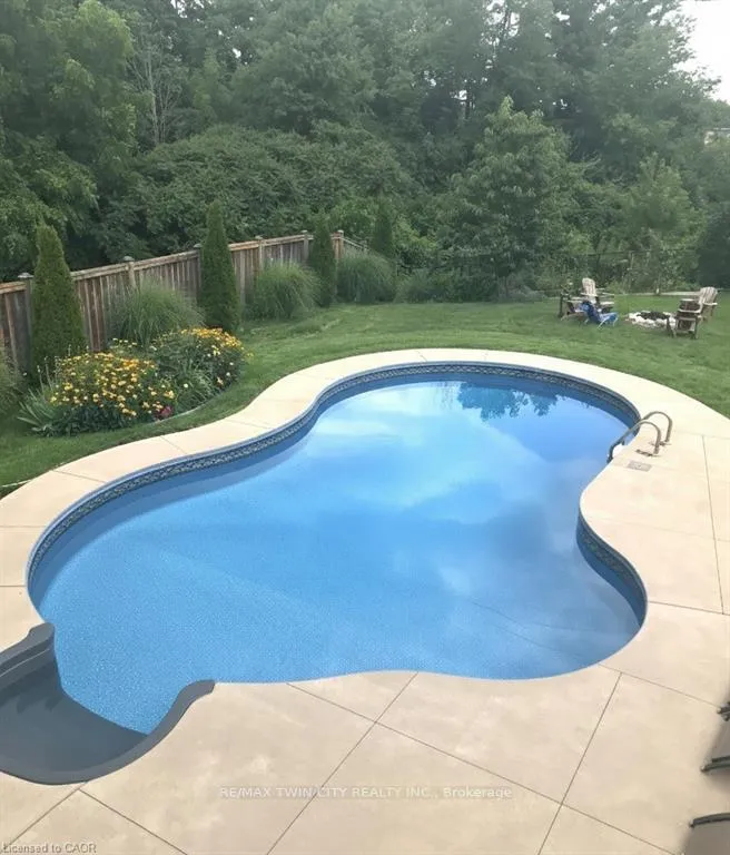 Photo 3 of 928 Evens Pond Court, Kitchener — HOMEH