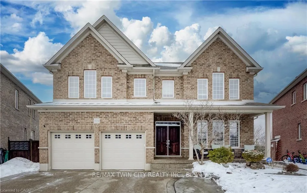 Photo 4 of 928 Evens Pond Court, Kitchener — HOMEH